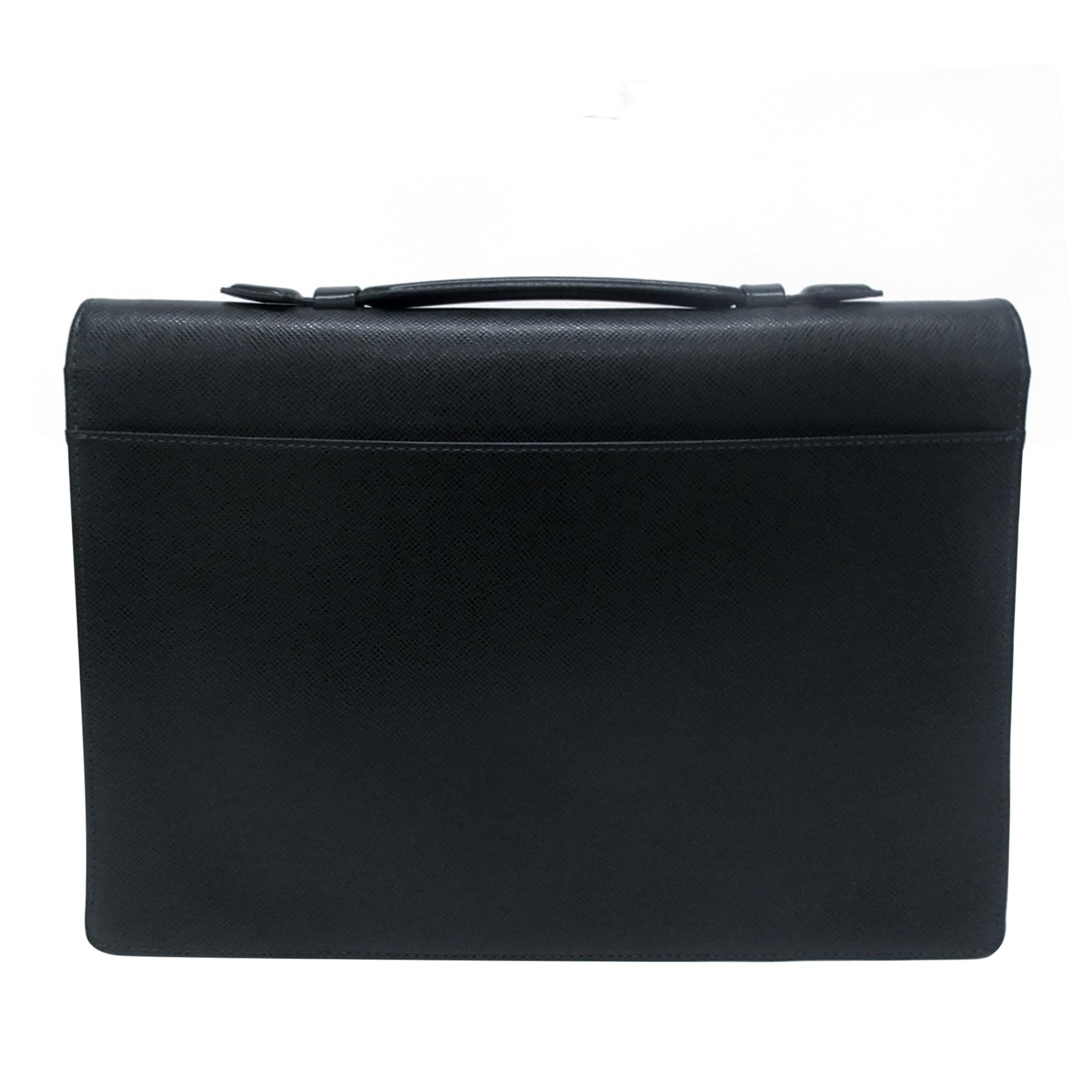 Louis Vuitton Taiga Serviette Kourad Briefcase (SHG-S9gjz7)