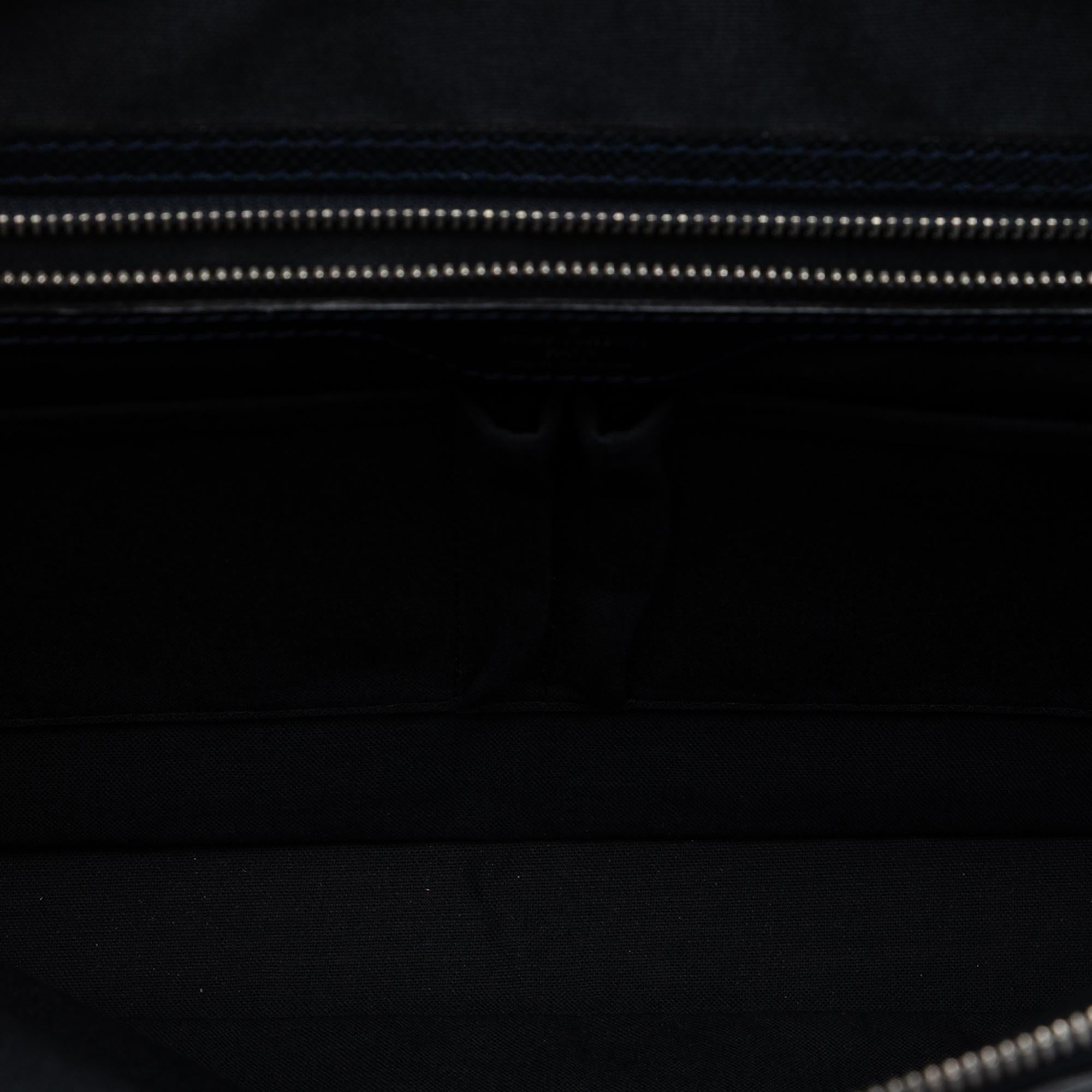 Louis Vuitton Taiga Vassili PM