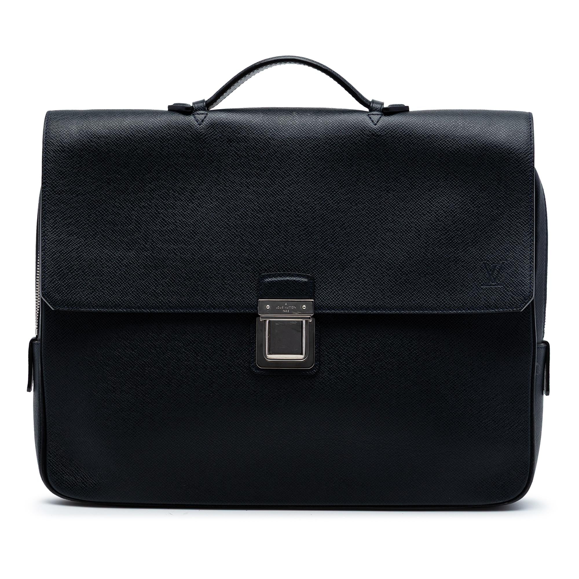 Louis Vuitton Taiga Vassili PM