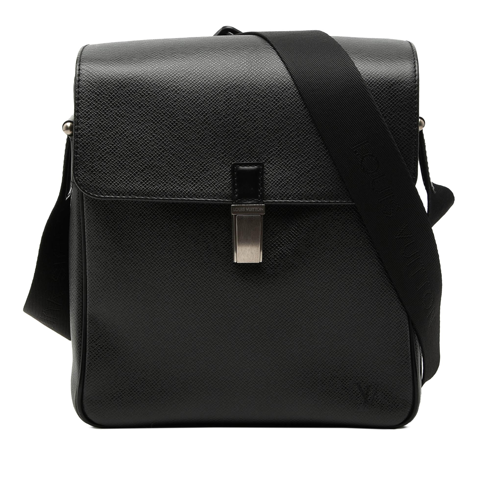 Louis Vuitton Taiga Yaranga