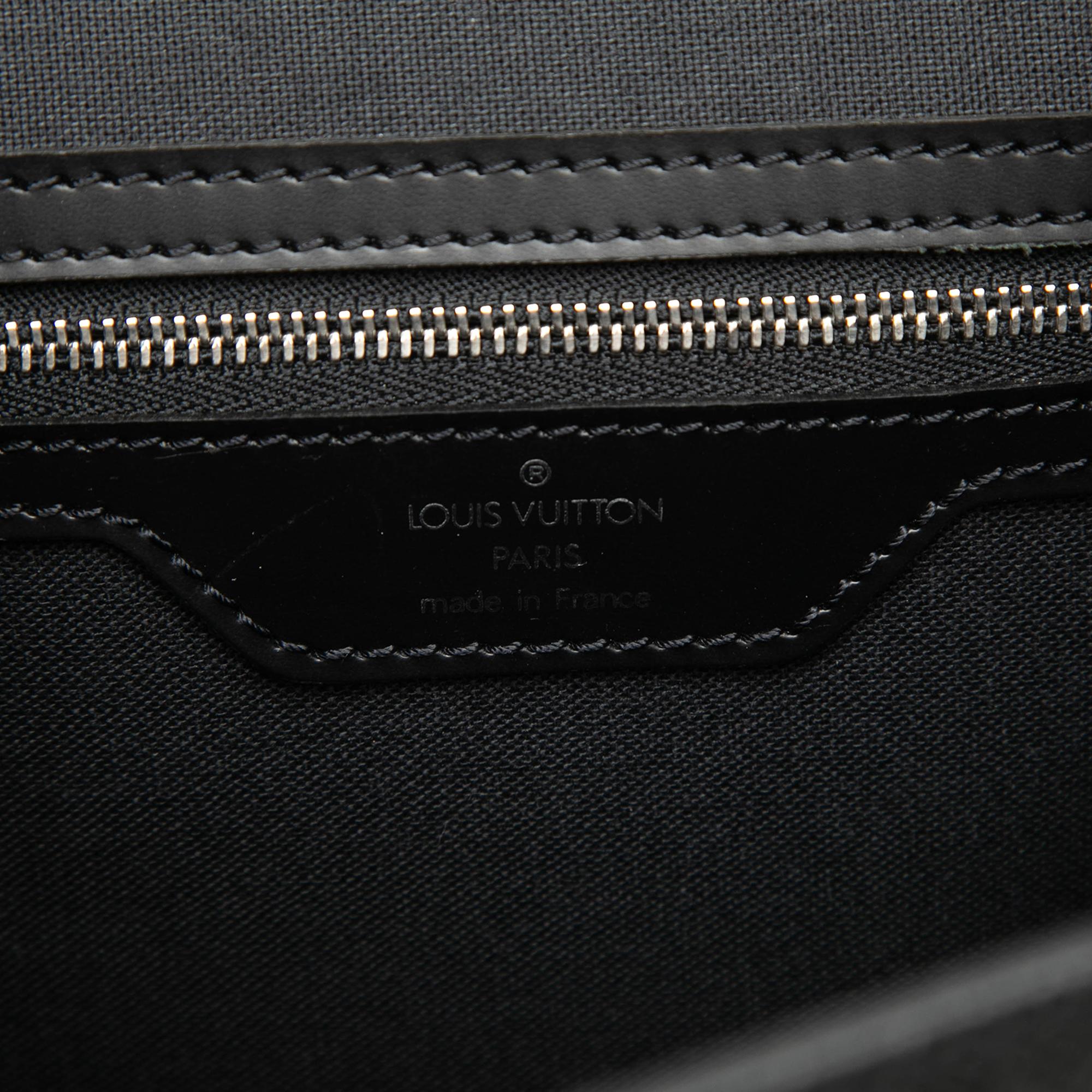 Louis Vuitton Taiga Yaranga