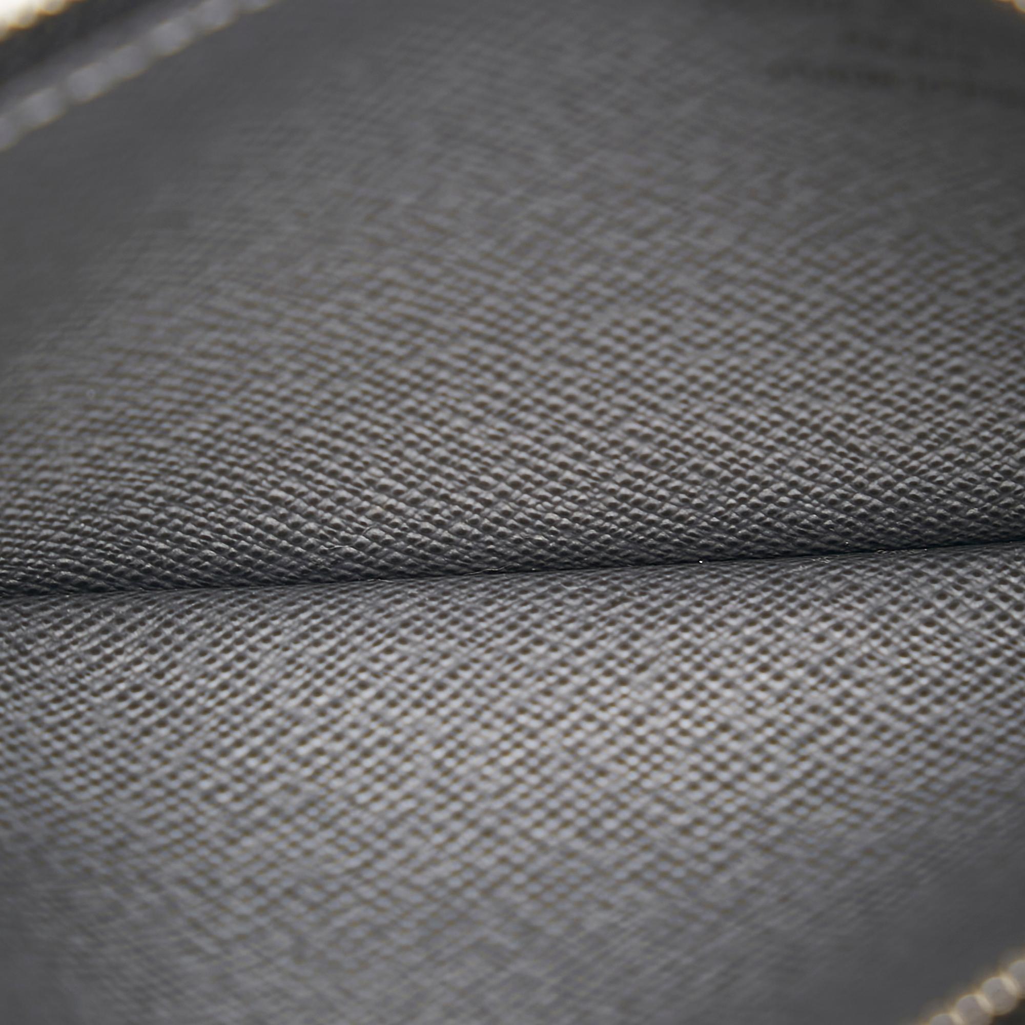 Louis Vuitton Taigarama Card Holder (SHG-36682)