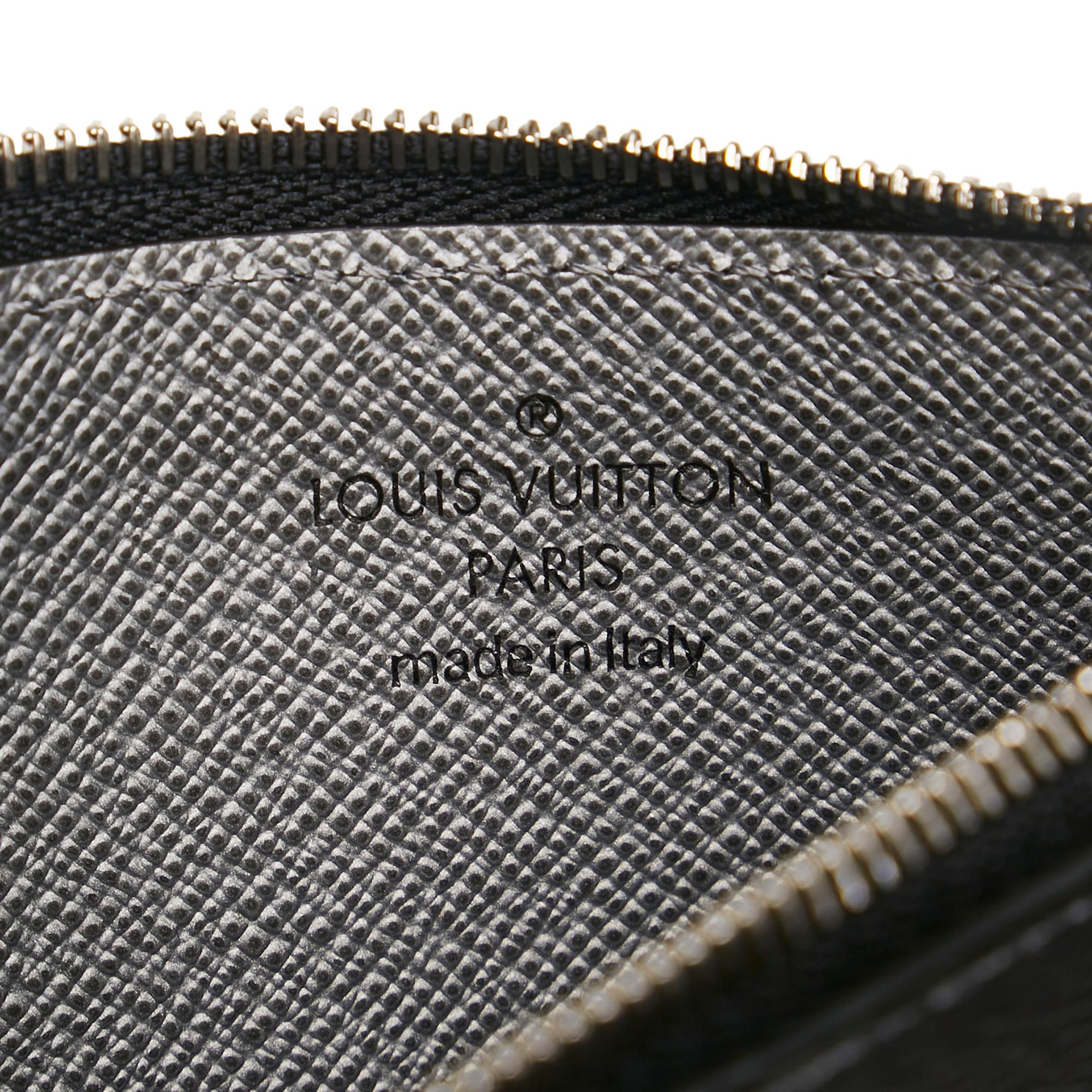 Louis Vuitton Taigarama Card Holder (SHG-36682)