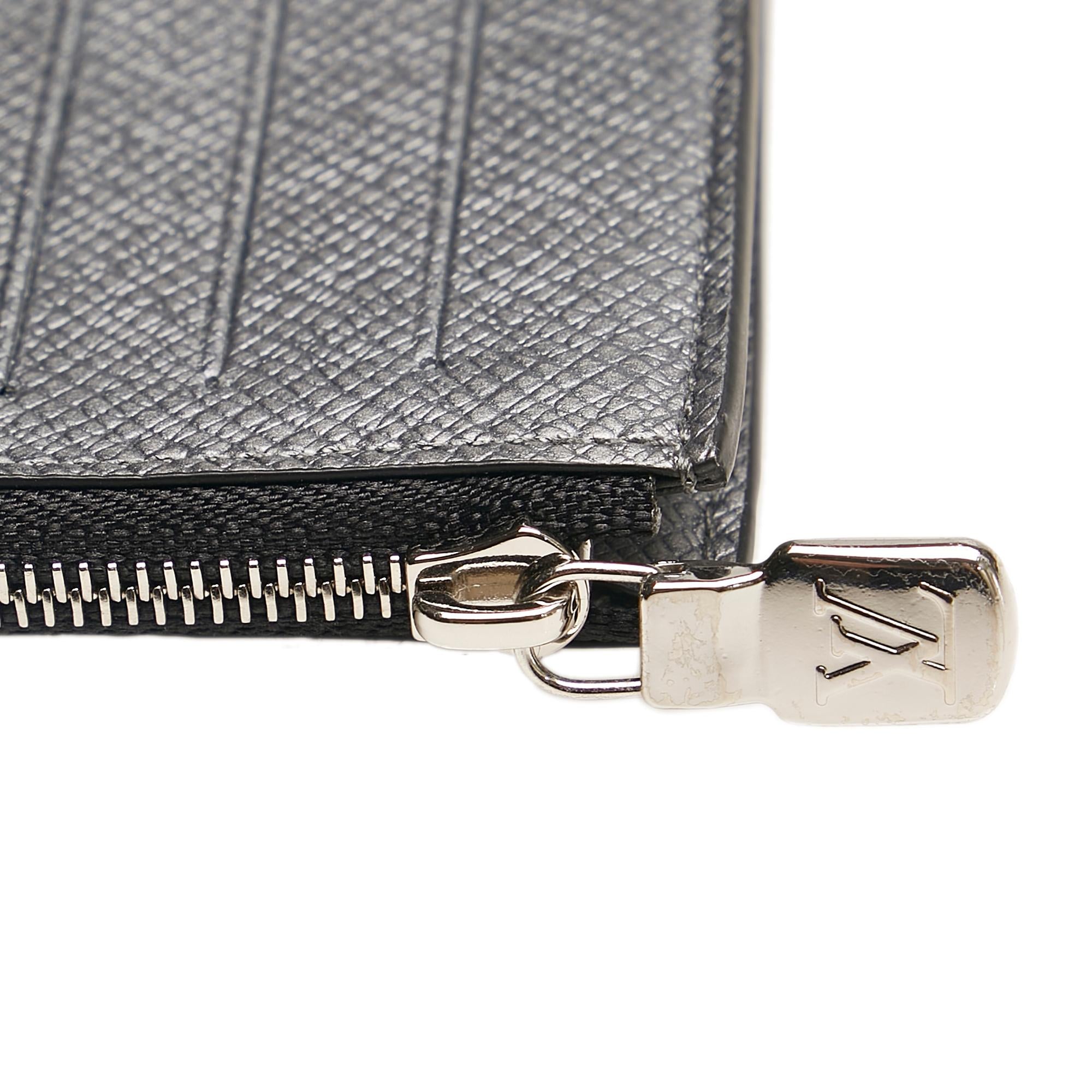 Louis Vuitton Taigarama Card Holder (SHG-36682)