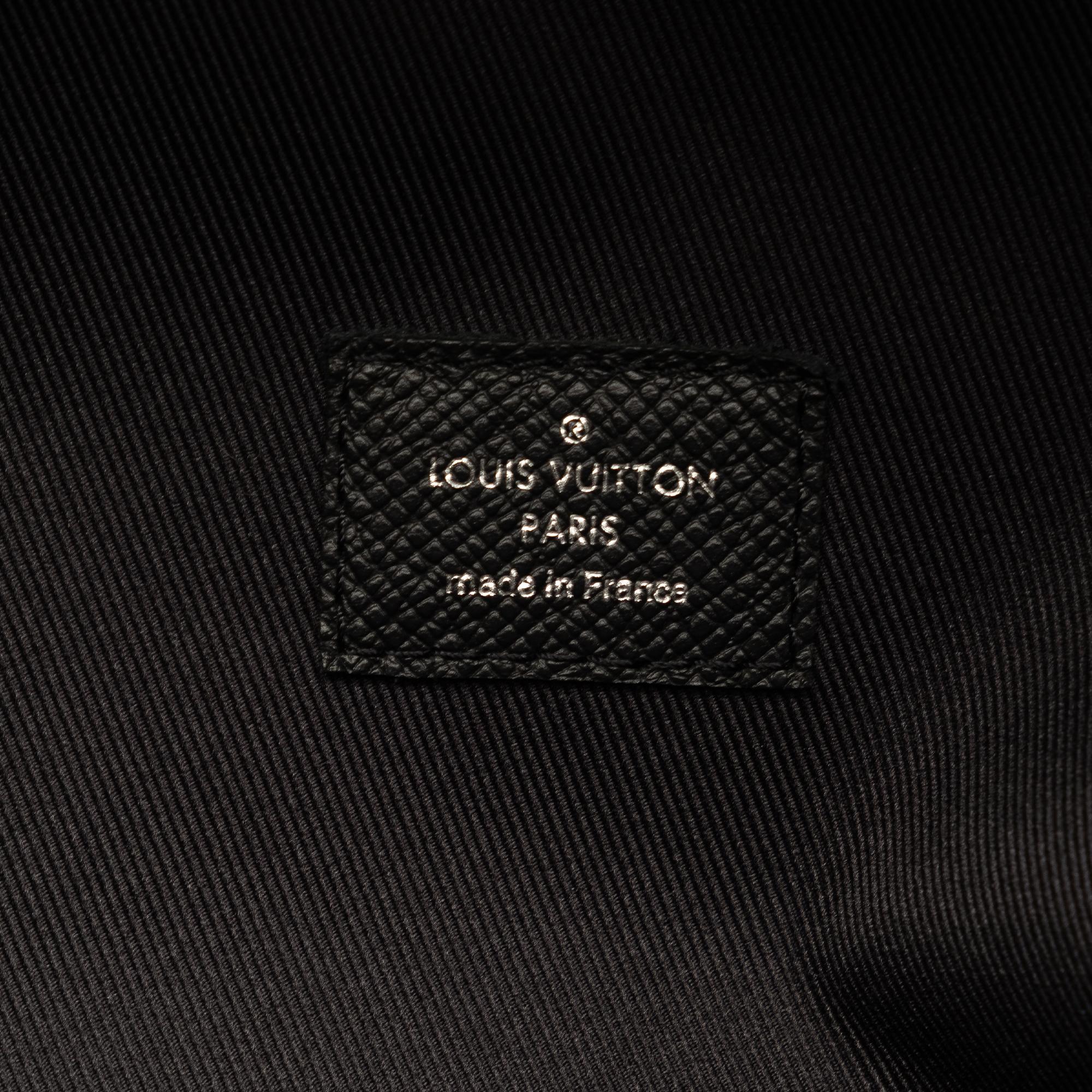 Louis Vuitton Taigarama Eclipse Discovery PM (SHG-OgV0US)