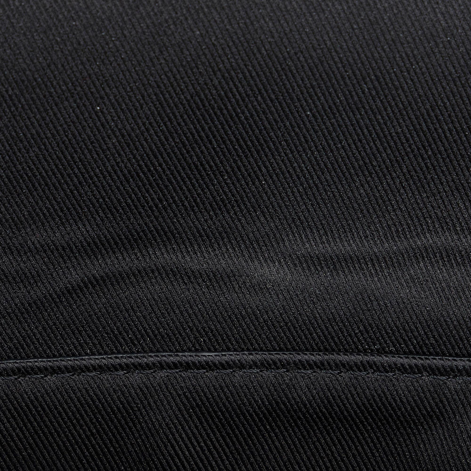 Louis Vuitton Taigarama Outdoor Flap Messenger (SHG-dw9Su2)