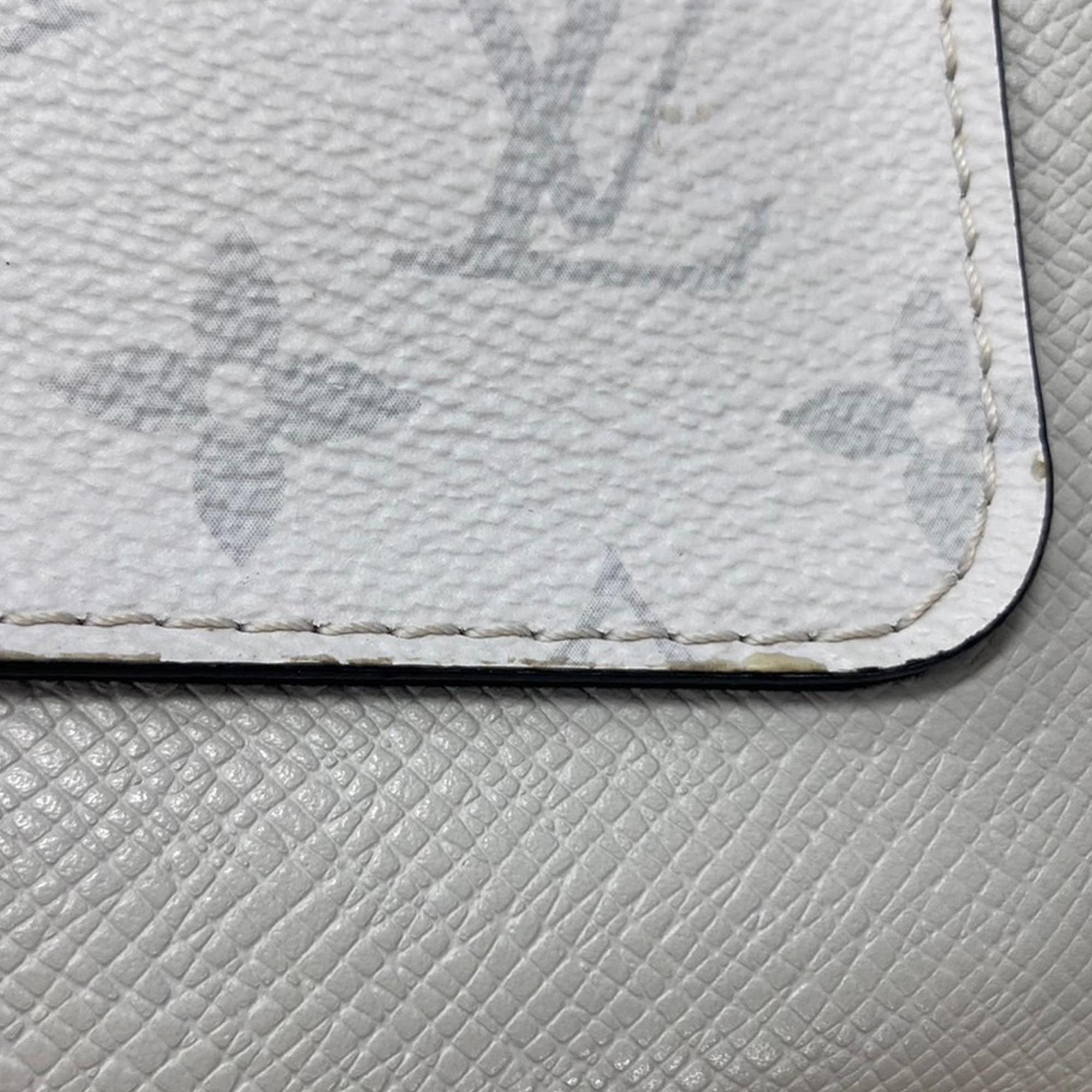 Louis Vuitton Taigarama Outdoor Flap Messenger (SHG-dw9Su2)