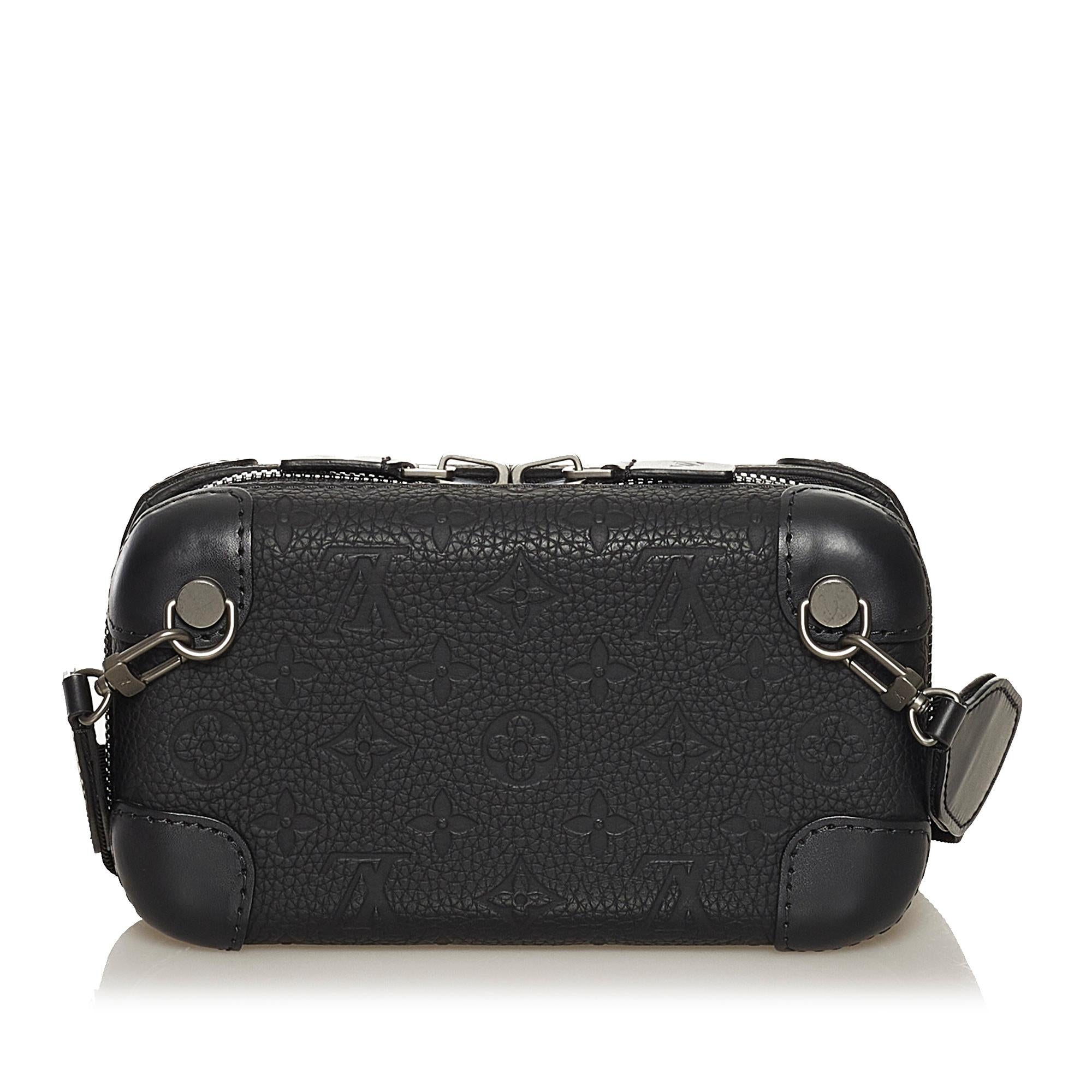 Louis Vuitton Taurillion Monogram Horizon Clutch (SHG-35811)