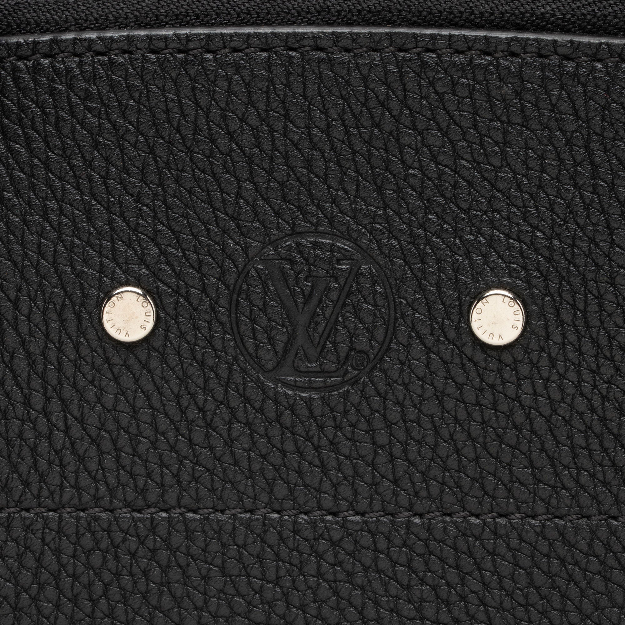 Louis Vuitton Taurillon City Steamer MM Tote (SHF-mLBfUs)