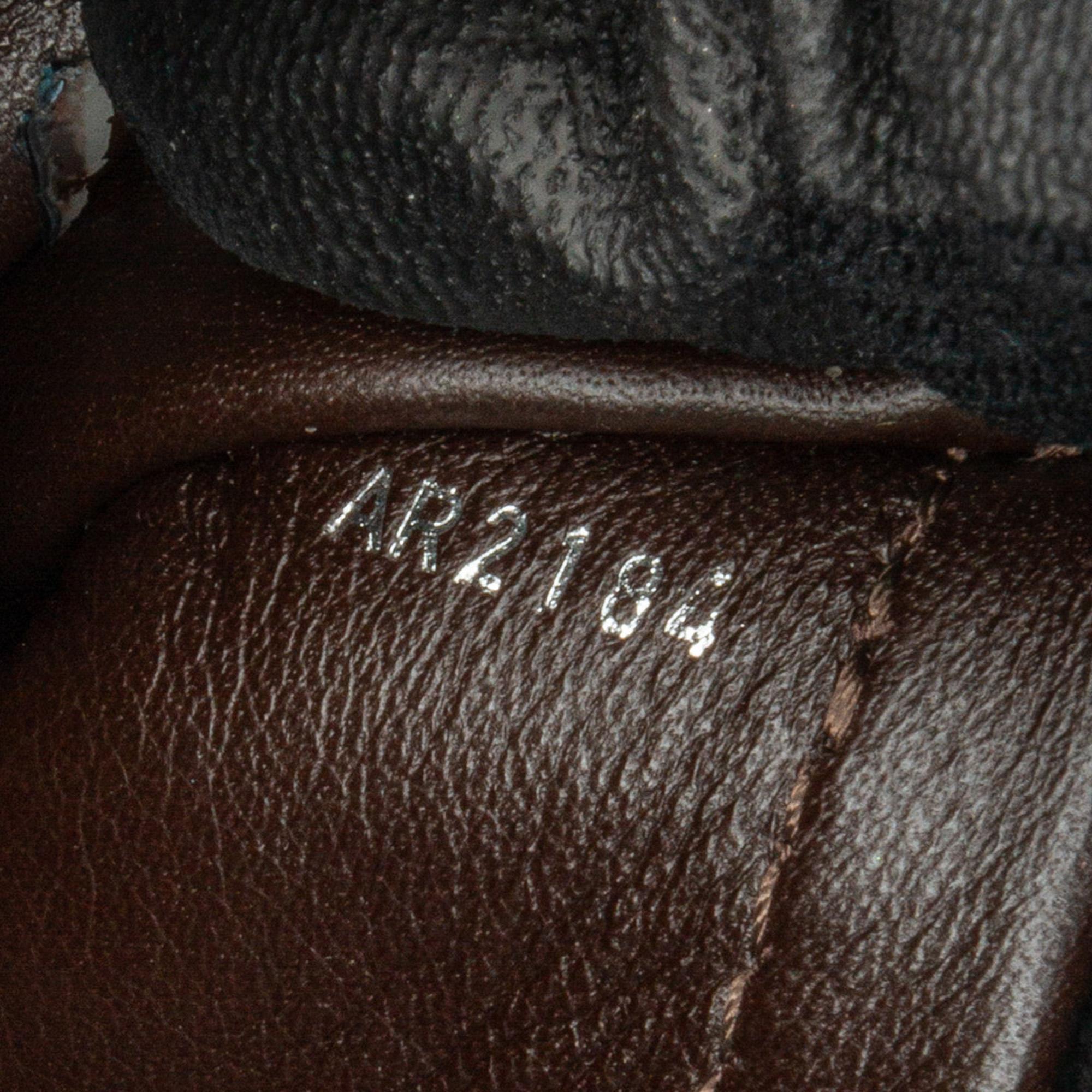 Louis Vuitton Taurillon Capucines MM (SHG-MsIgT1)