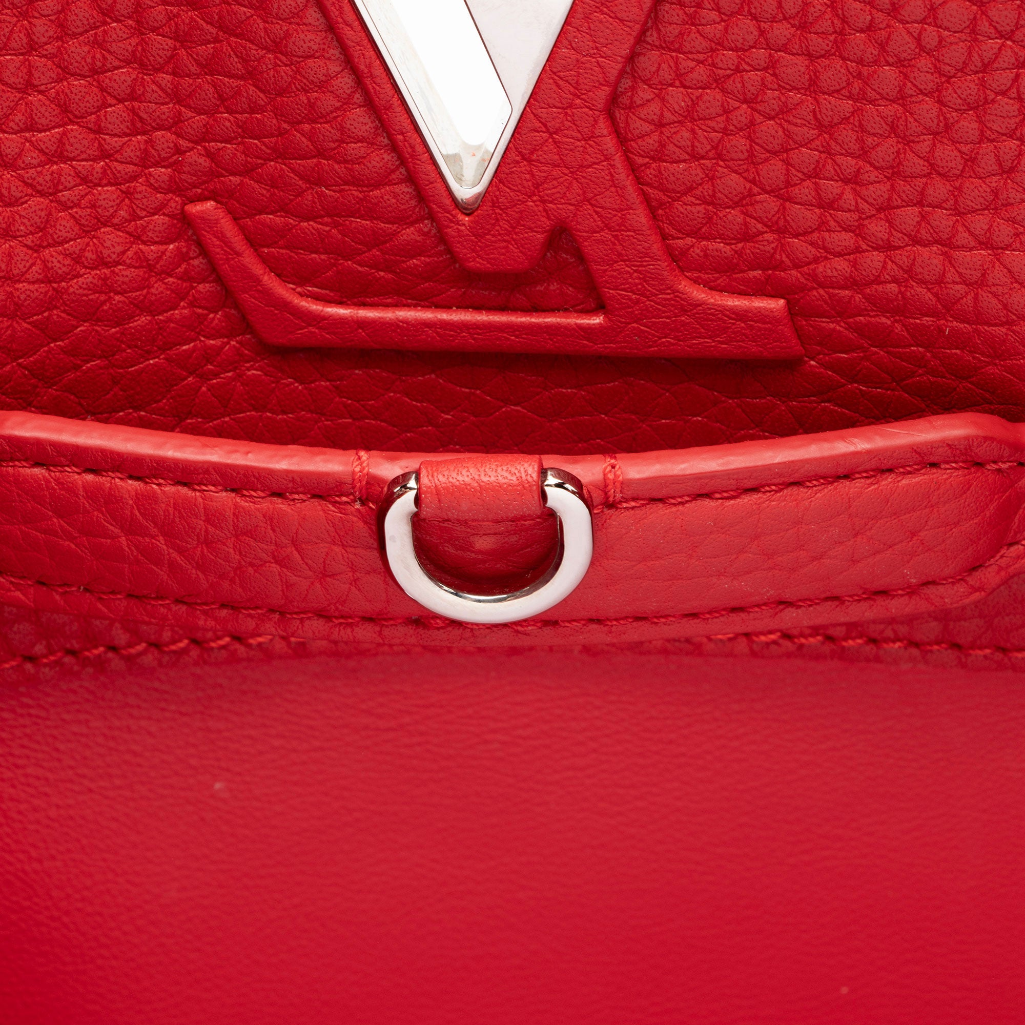 Louis Vuitton Taurillon Capucines PM Bag (SHF-lLOSG5)