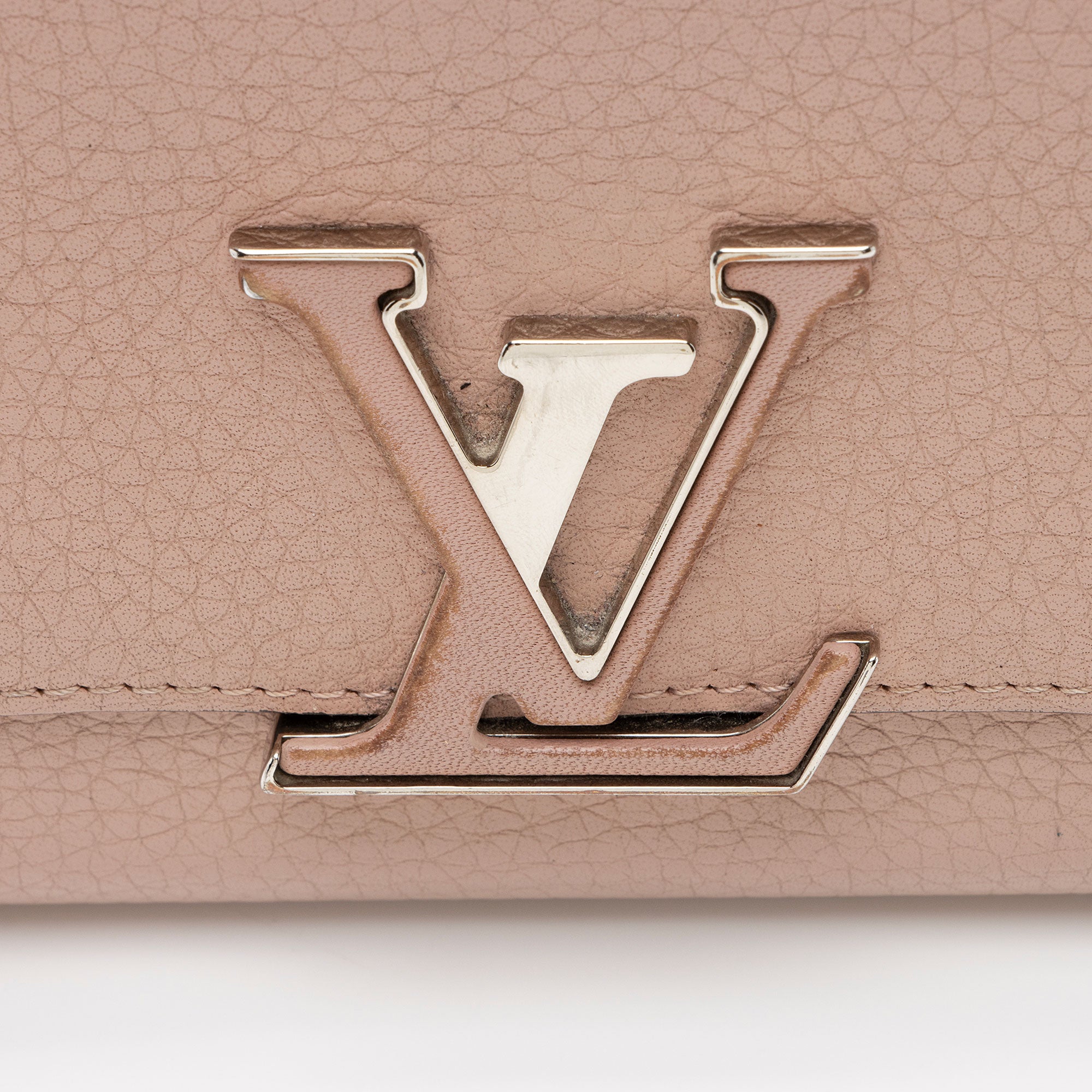 Louis Vuitton Taurillon Capucines Wallet (SHF-Bkkq6C)