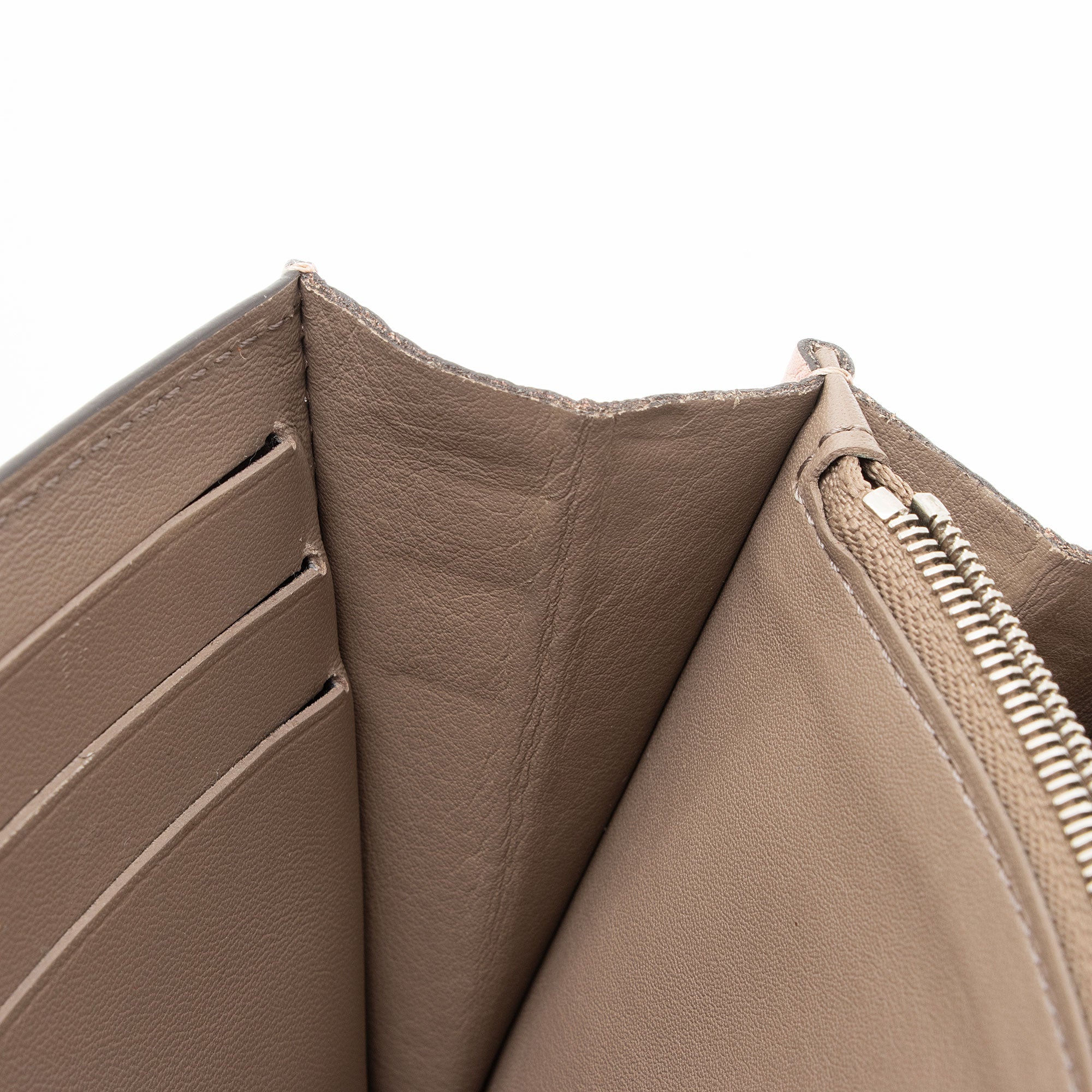 Louis Vuitton Taurillon Capucines Wallet (SHF-Bkkq6C)