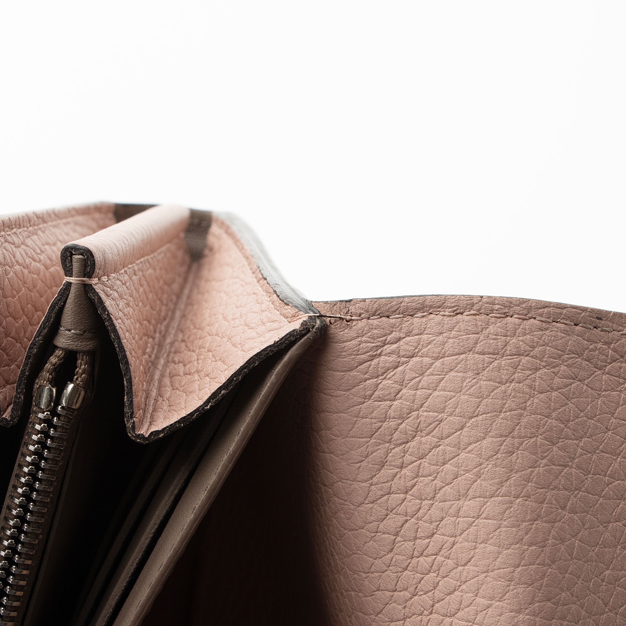 Louis Vuitton Taurillon Capucines Wallet (SHF-Bkkq6C)