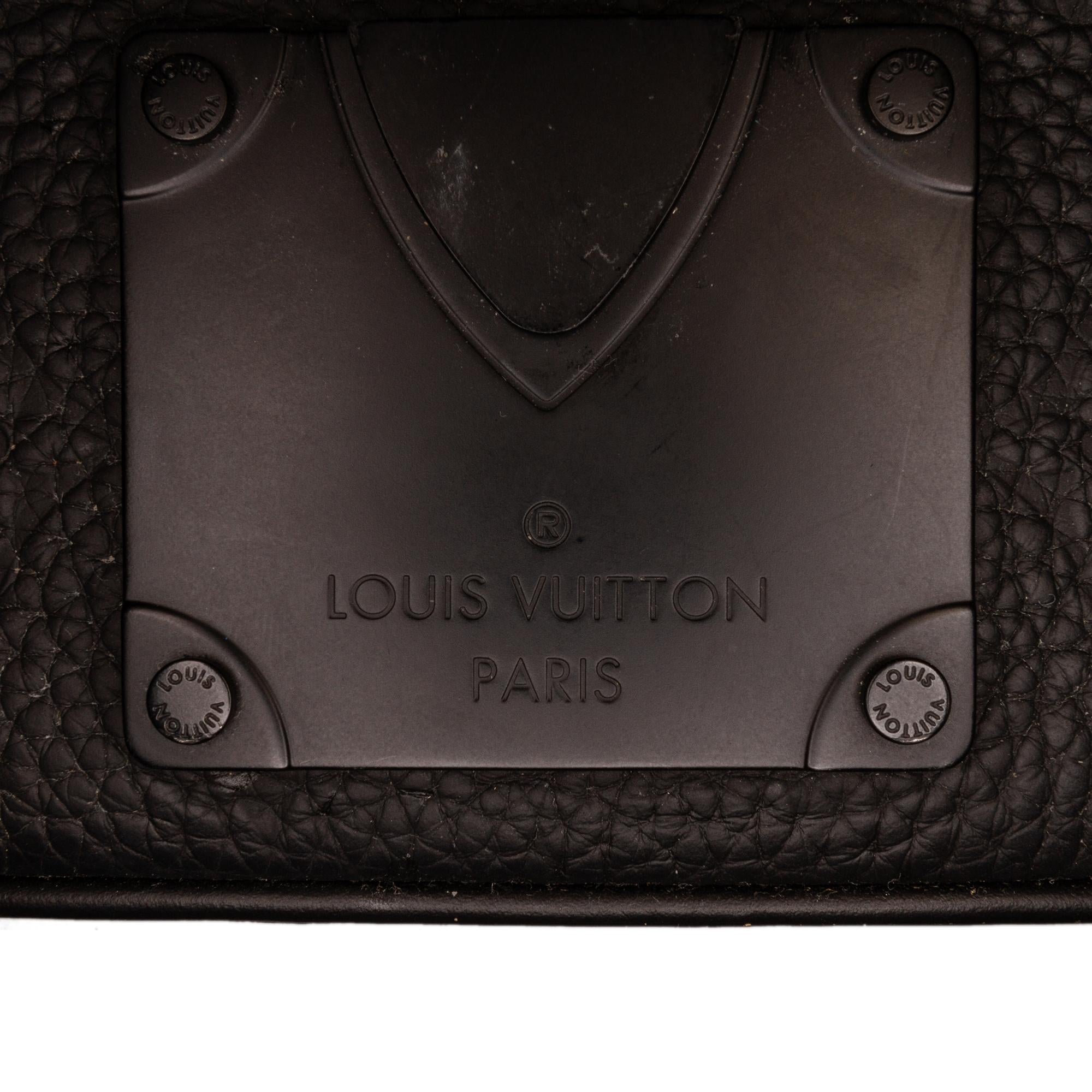 Louis Vuitton Taurillon S Lock Sling Bag (SHG-kz3Aka)