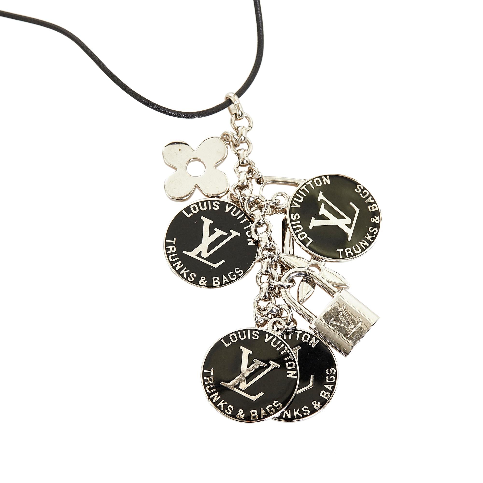 Louis Vuitton Trunks & Bags Charm Bracelet (SHG-5JK7K5)