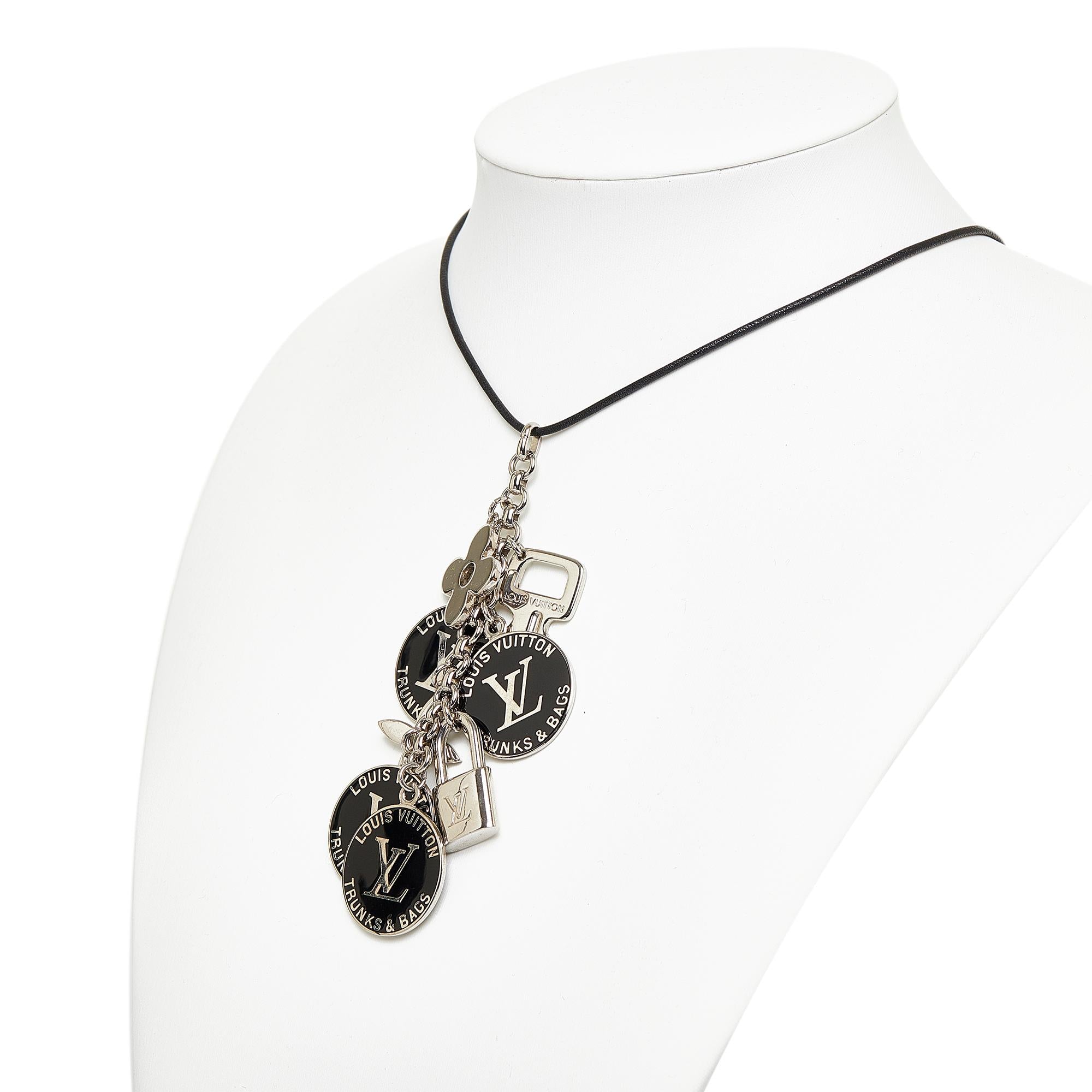 Louis Vuitton Trunks & Bags Charm Bracelet (SHG-5JK7K5)