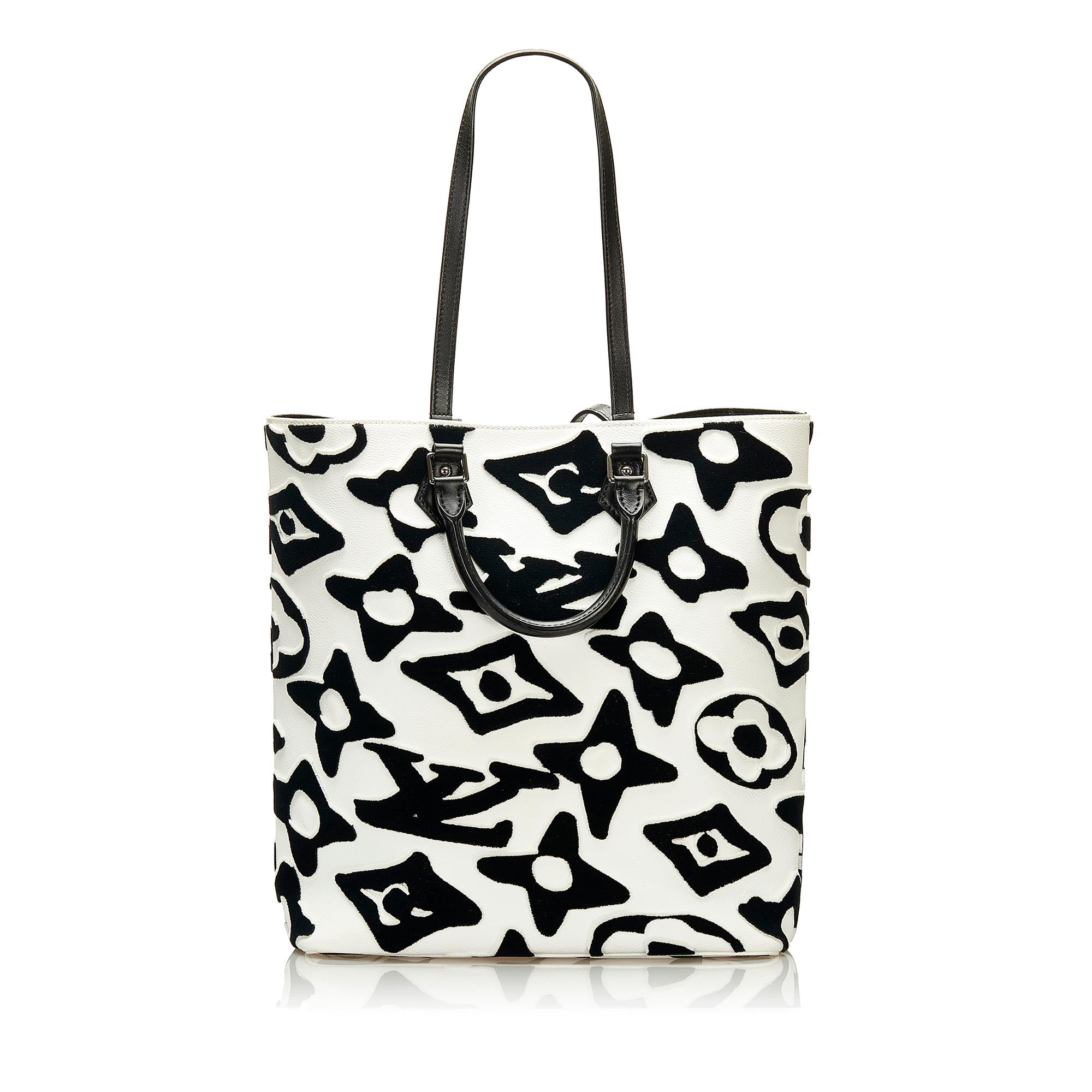 Louis Vuitton Urs Fischer Monogram Tufted Cabas (SHG-hE5CPs)