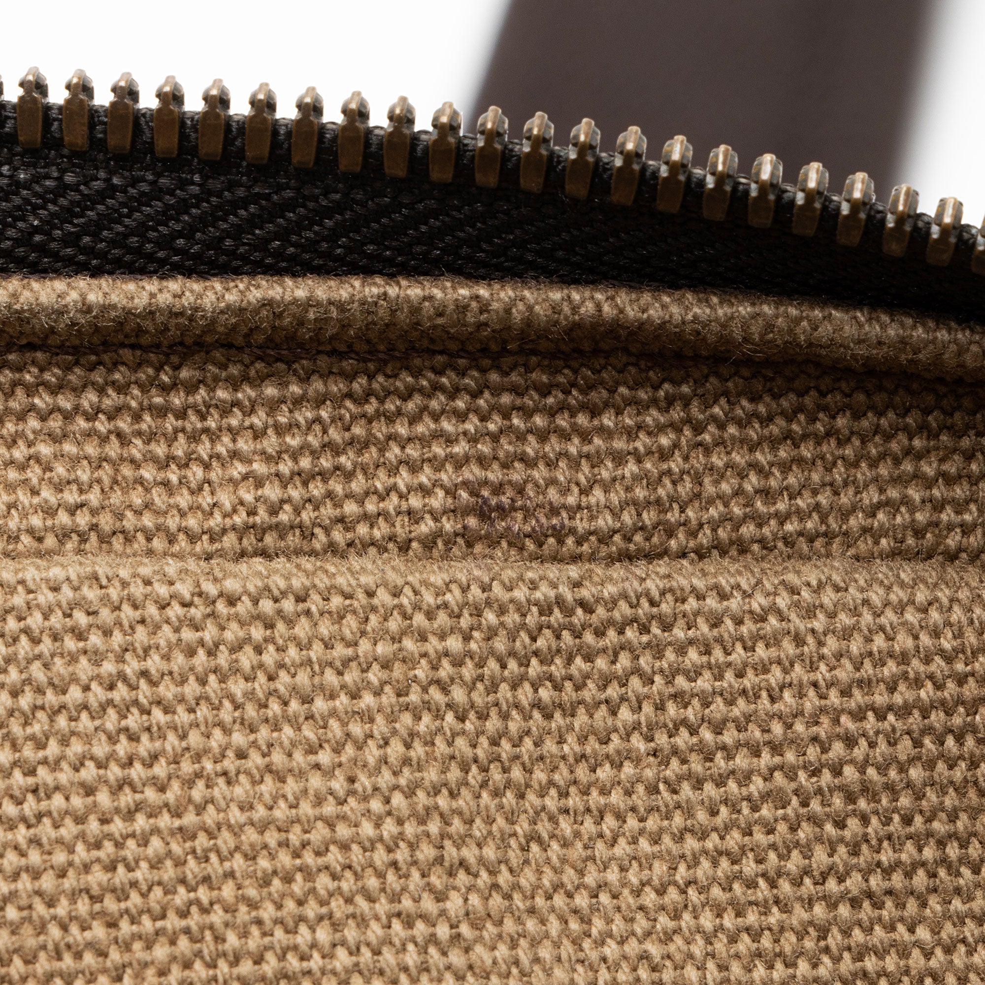 Louis Vuitton Utah Leather Iroquois Small Messenger Bag (SHF-da66x9)