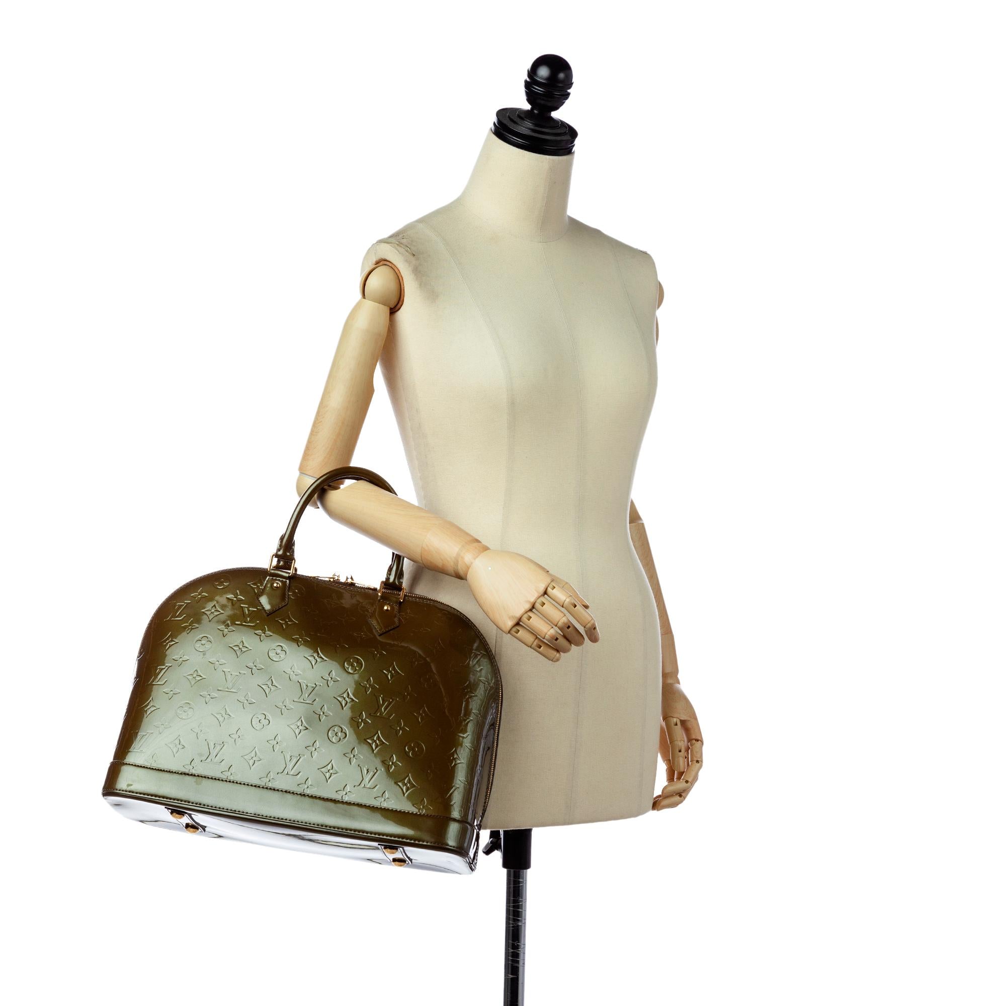 Louis Vuitton Vernis Alma MM (SHG-26617)