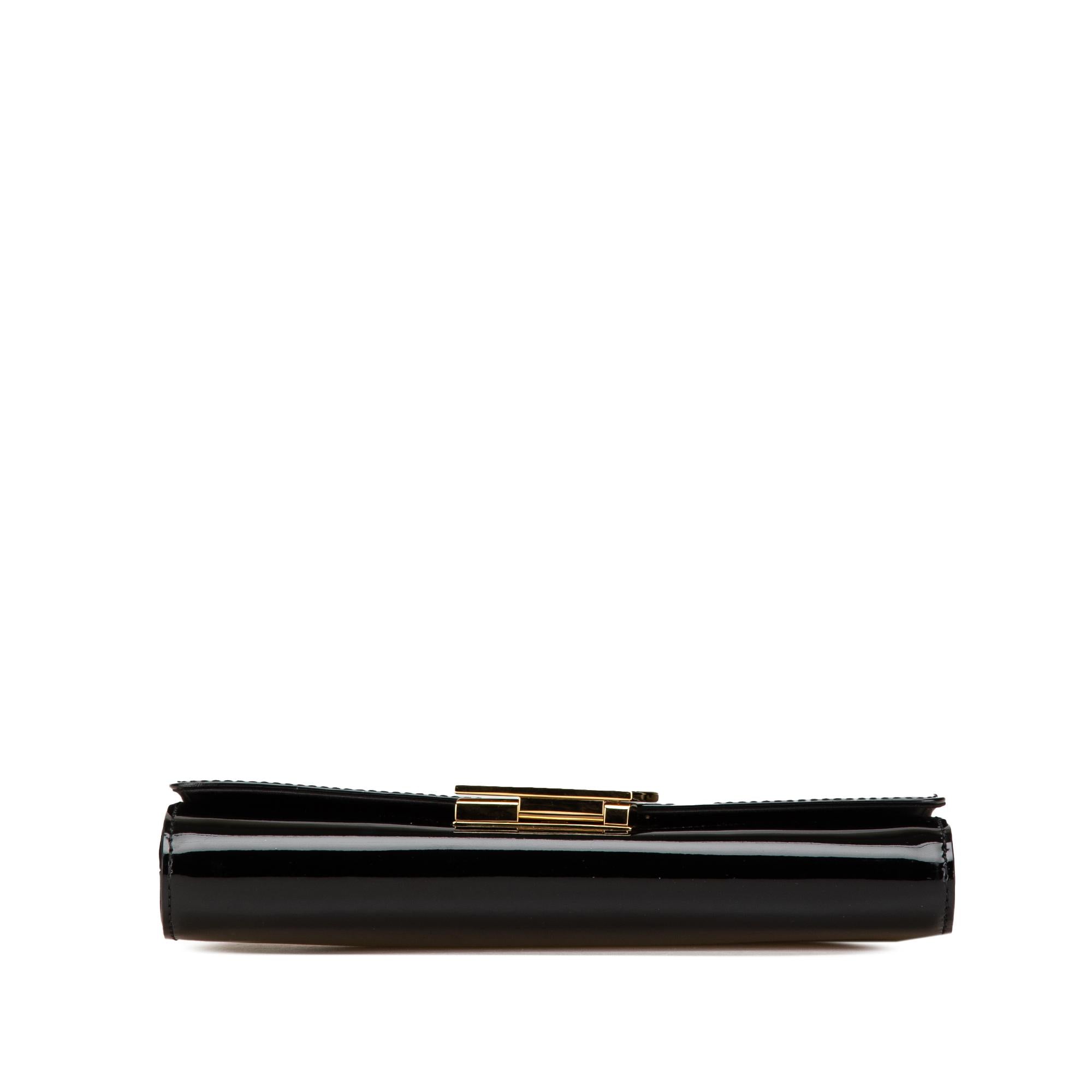 Louis Vuitton Vernis Louise East West Clutch (SHG-HaRu4Q)