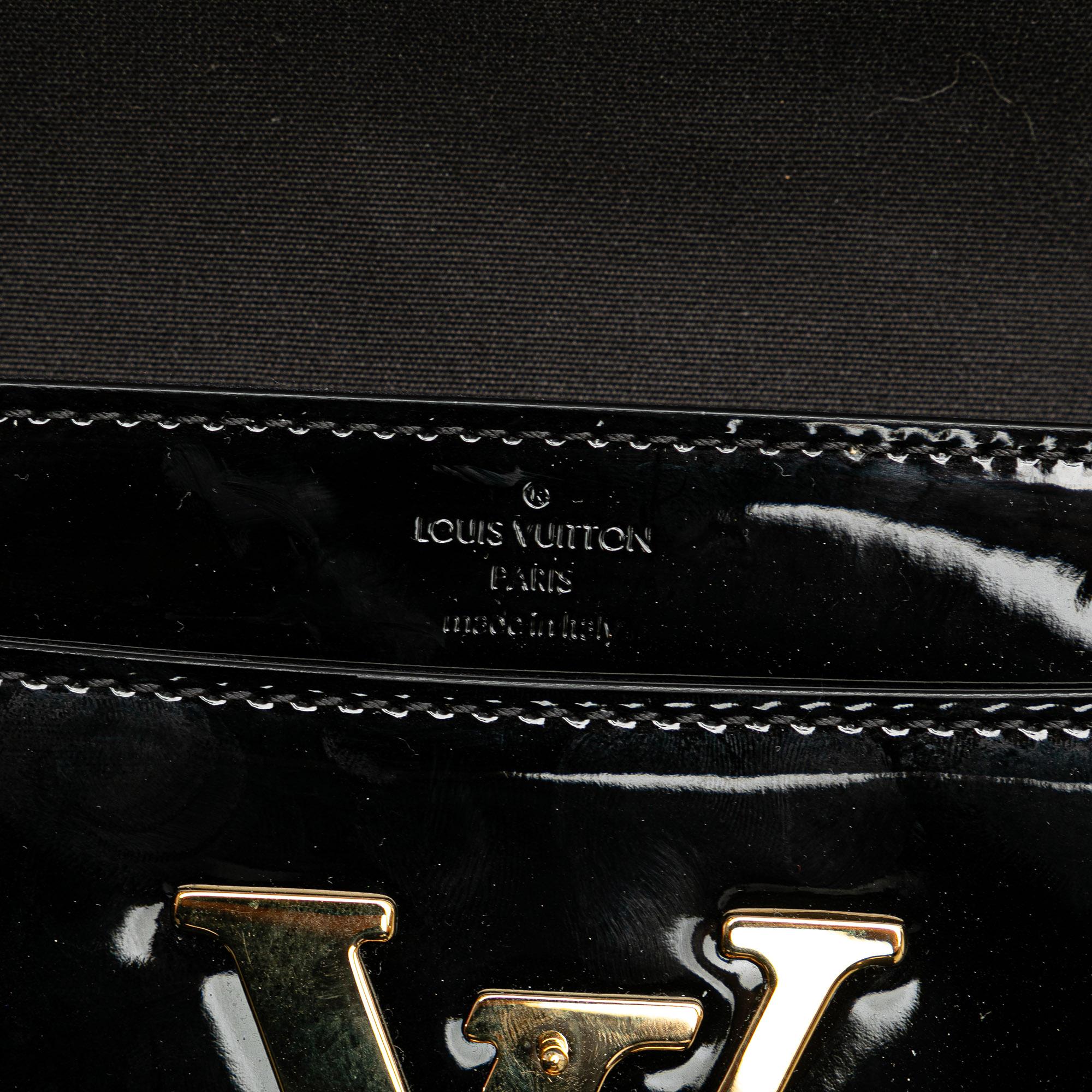 Louis Vuitton Vernis Louise East West Clutch (SHG-HaRu4Q)