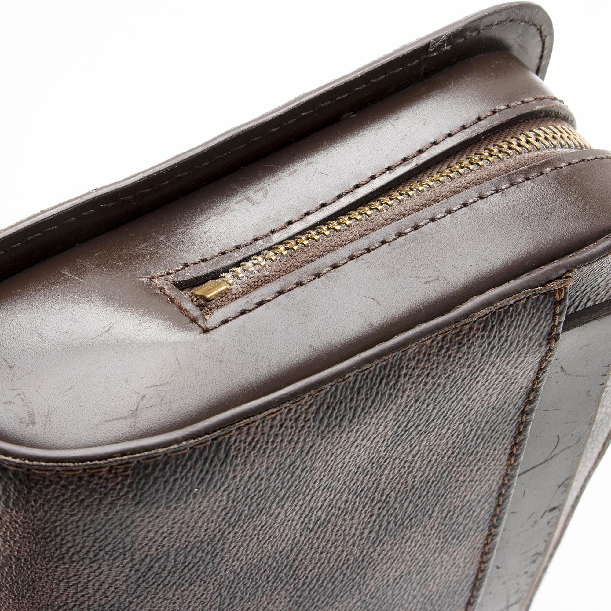 Louis Vuitton Vintage Damier Ebene Saint Louis Wristlet Clutch (SHF-22250)