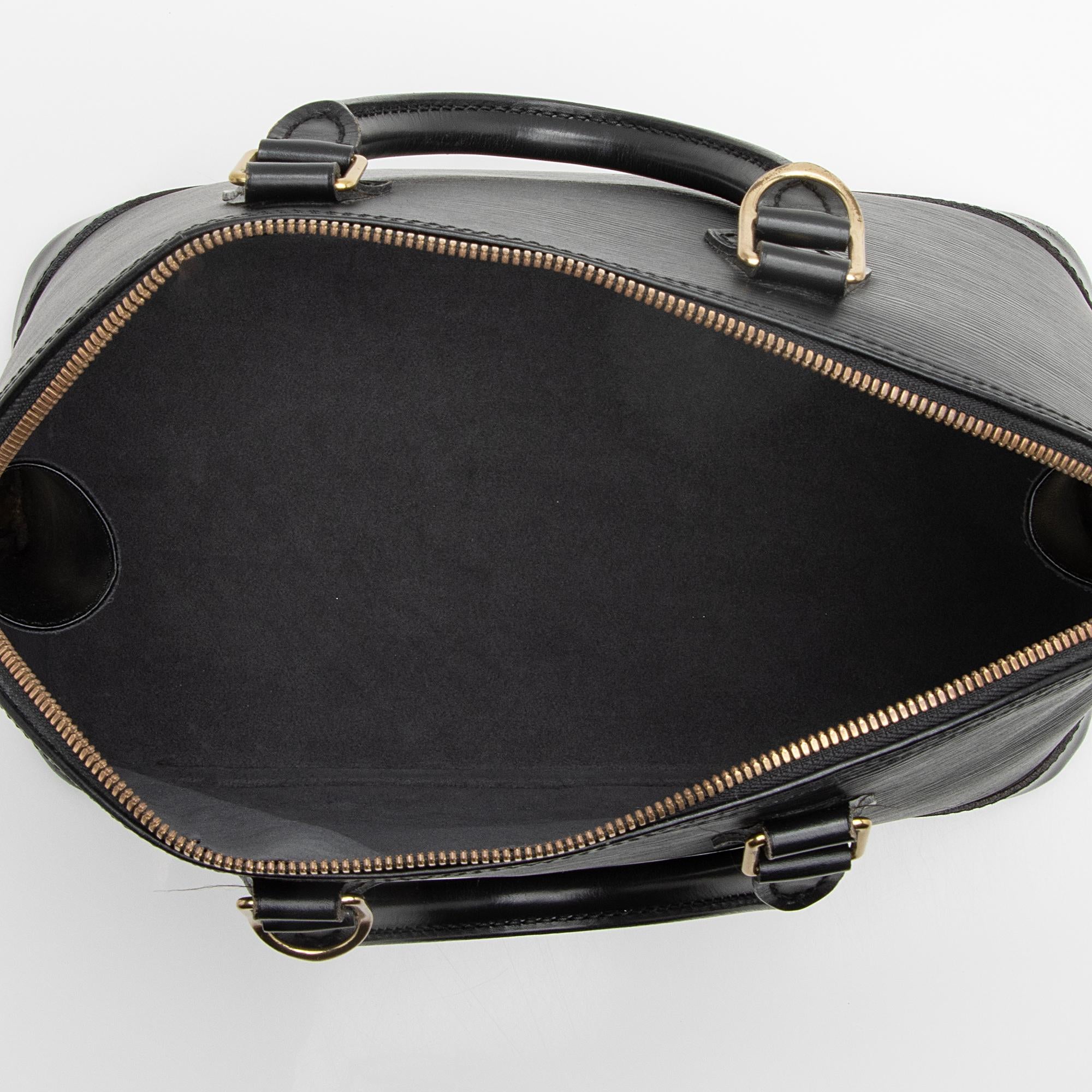 Louis Vuitton Vintage Epi Leather Alma PM Satchel (SHF-22820)