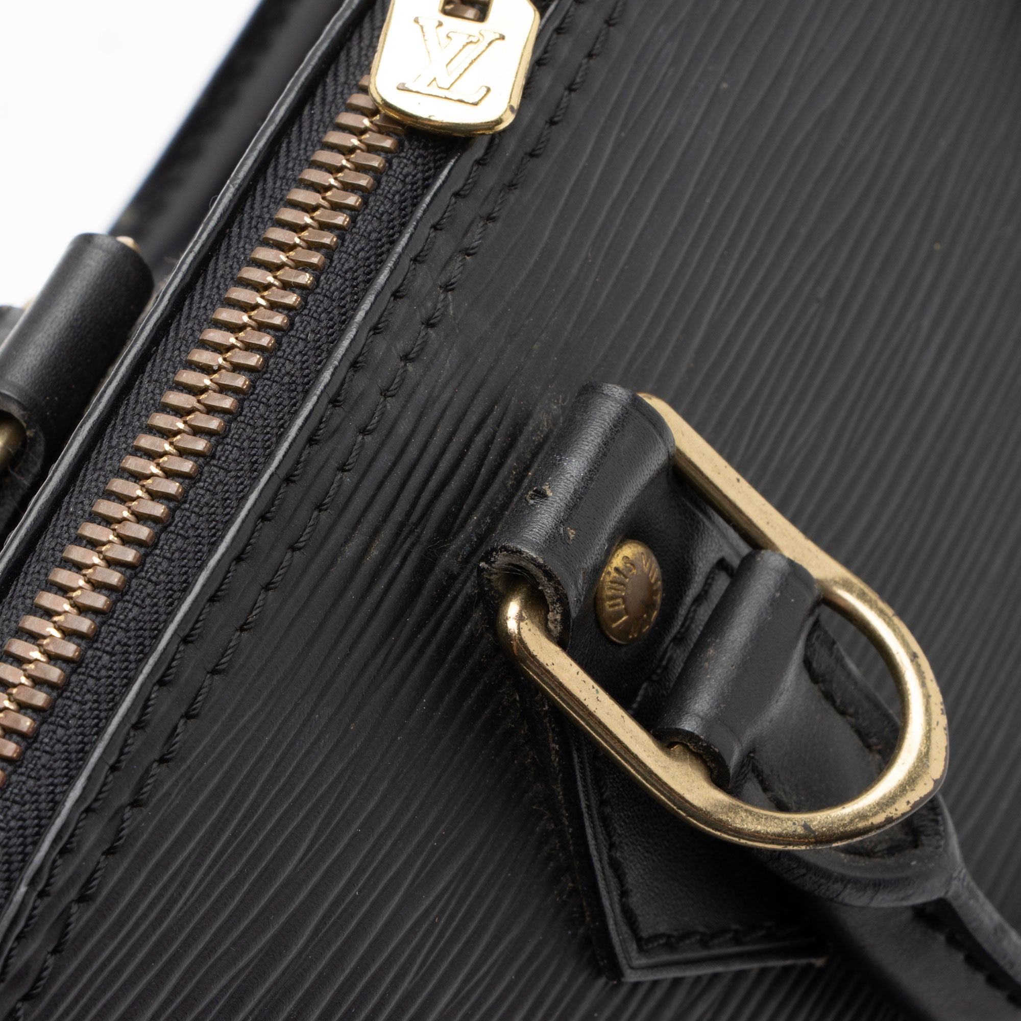 Louis Vuitton Vintage Epi Leather Alma PM Satchel (SHF-25oZBx)