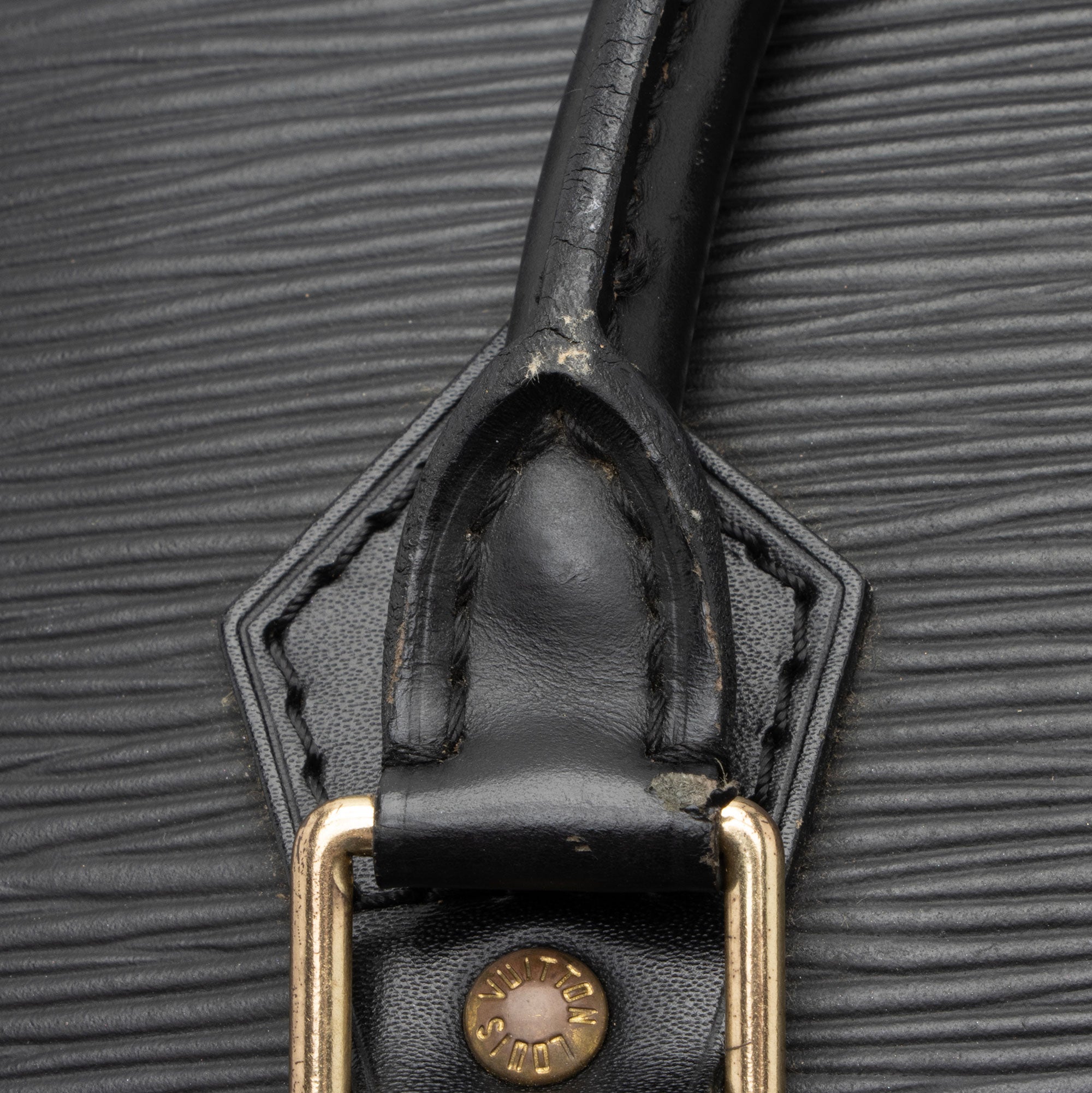 Louis Vuitton Vintage Epi Leather Alma PM Satchel (SHF-25oZBx)