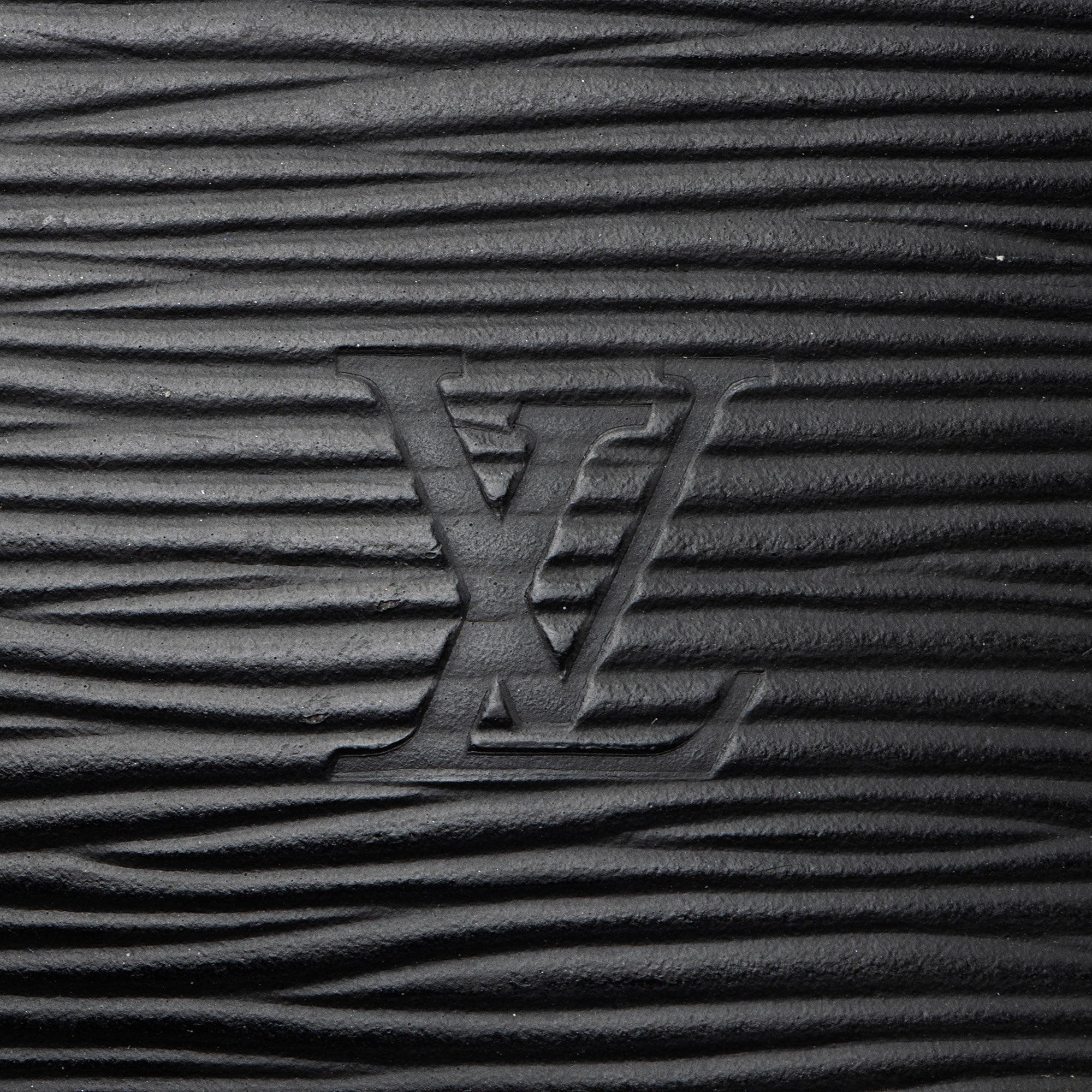 Louis Vuitton Vintage Epi Leather Alma PM Satchel (SHF-25oZBx)