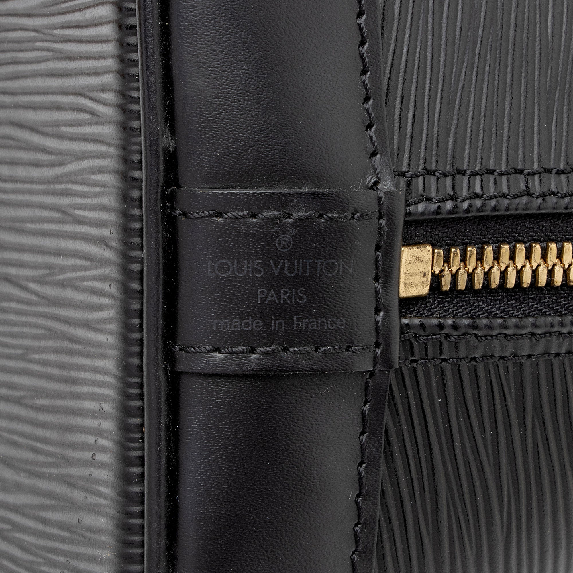 Louis Vuitton Vintage Epi Leather Alma PM Satchel (SHF-muRCX4)