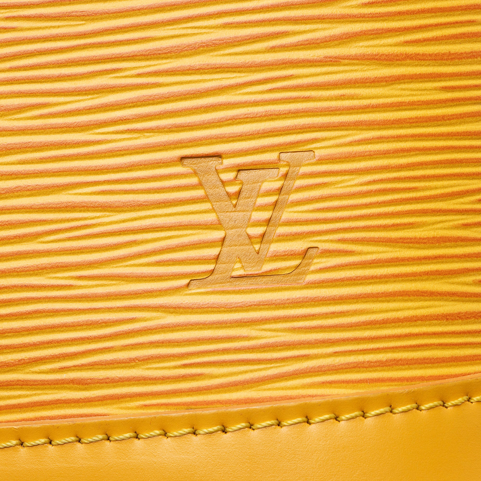 Louis Vuitton Vintage Epi Leather Alma PM Satchel (SHF-4mzRXN)