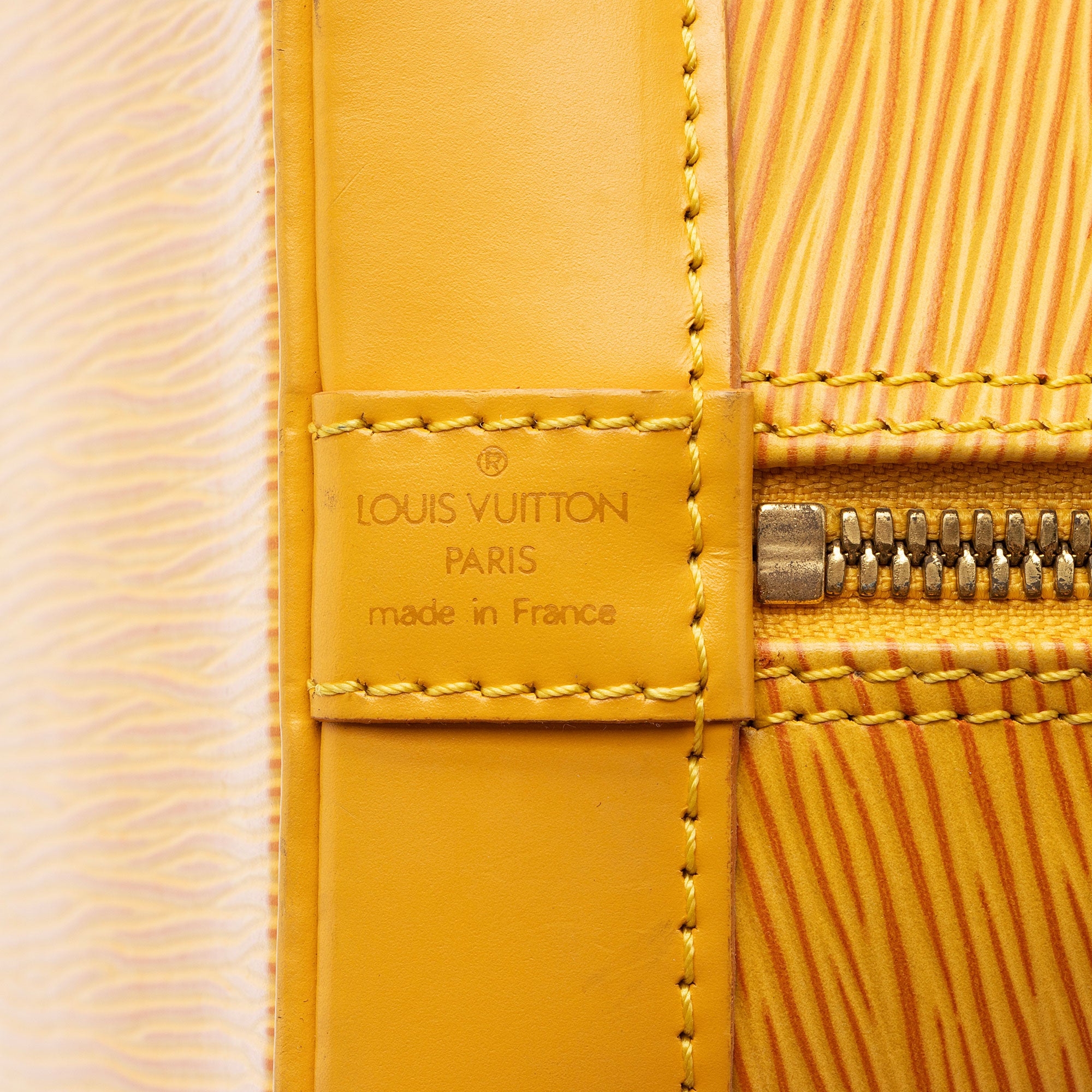 Louis Vuitton Vintage Epi Leather Alma PM Satchel (SHF-4mzRXN)