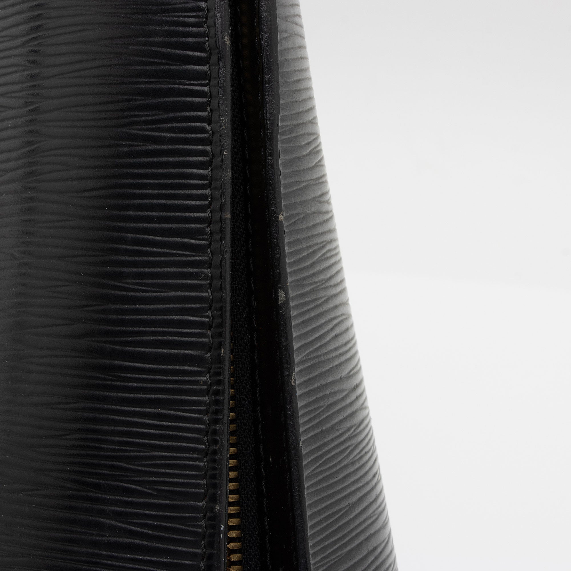 Louis Vuitton Vintage Epi Leather Lussac Tote (SHF-AsaQmr)