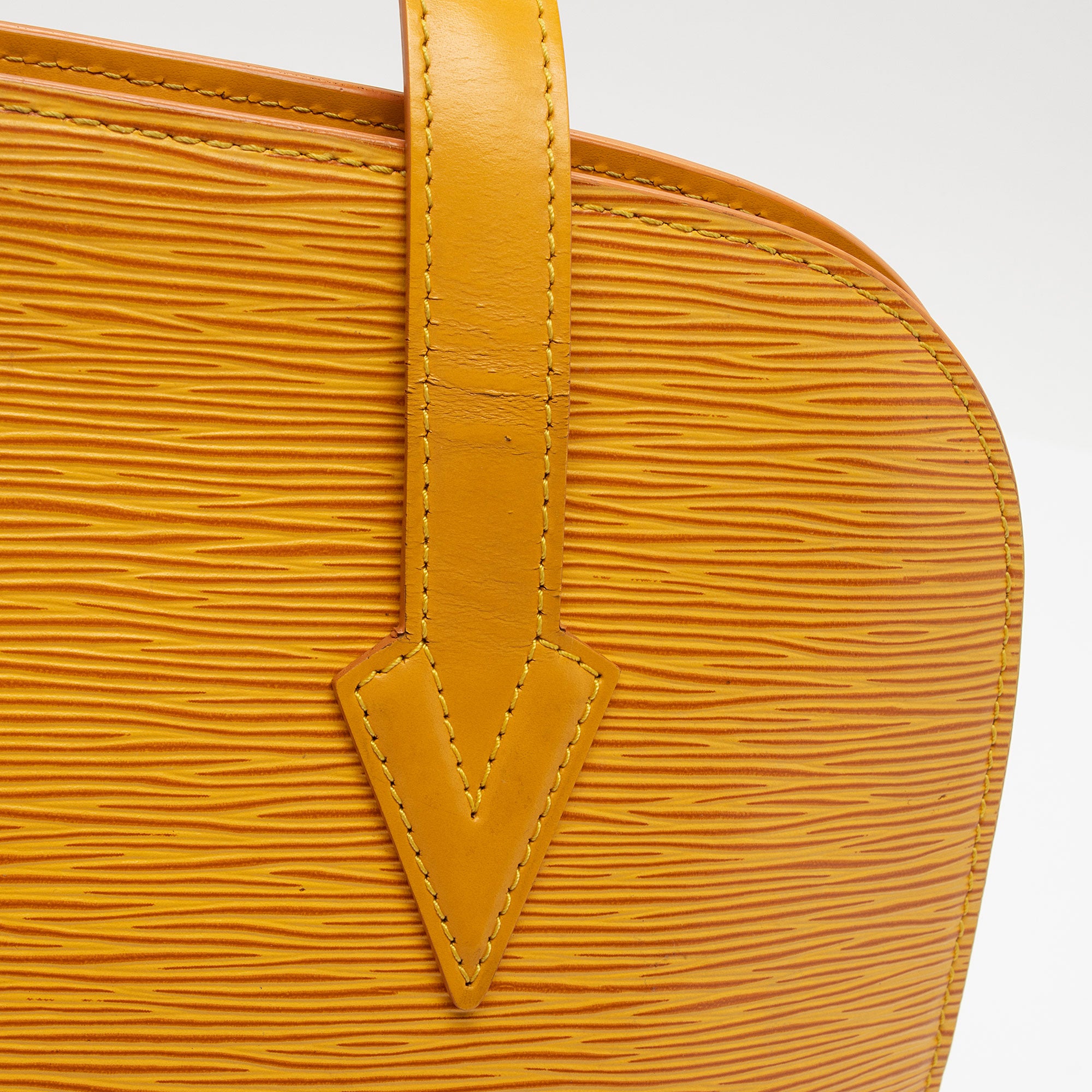 Louis Vuitton Vintage Epi Leather Lussac Tote (SHF-WONK7Q)