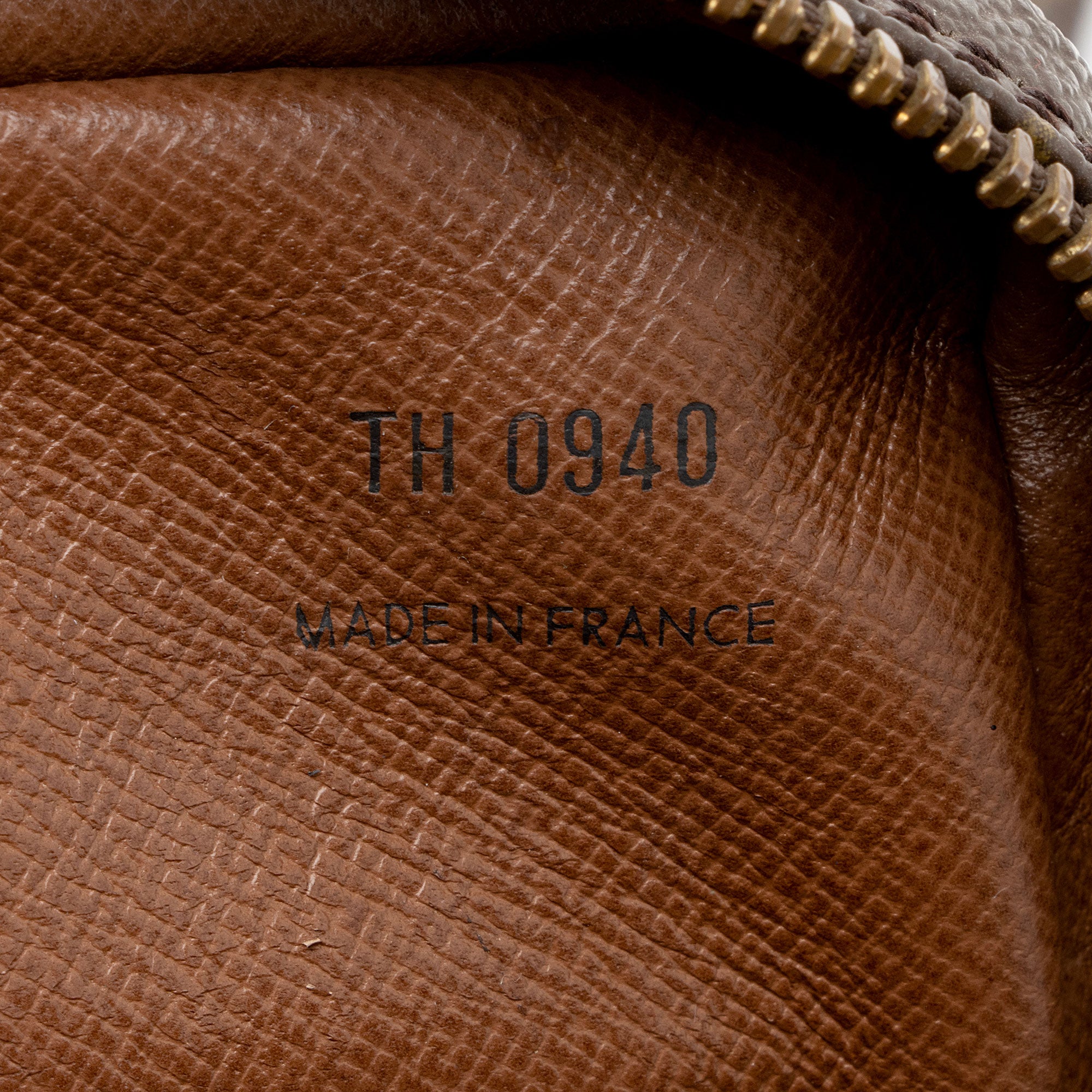 Louis Vuitton Vintage Monogram Canvas Amazone Mini Messenger Bag (SHF-VKZDtJ)