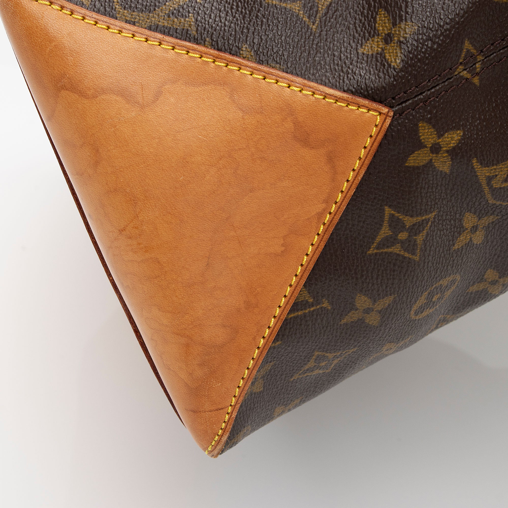 Louis Vuitton Vintage Monogram Canvas Cabas Mezzo Tote (SHF-DSh8in)