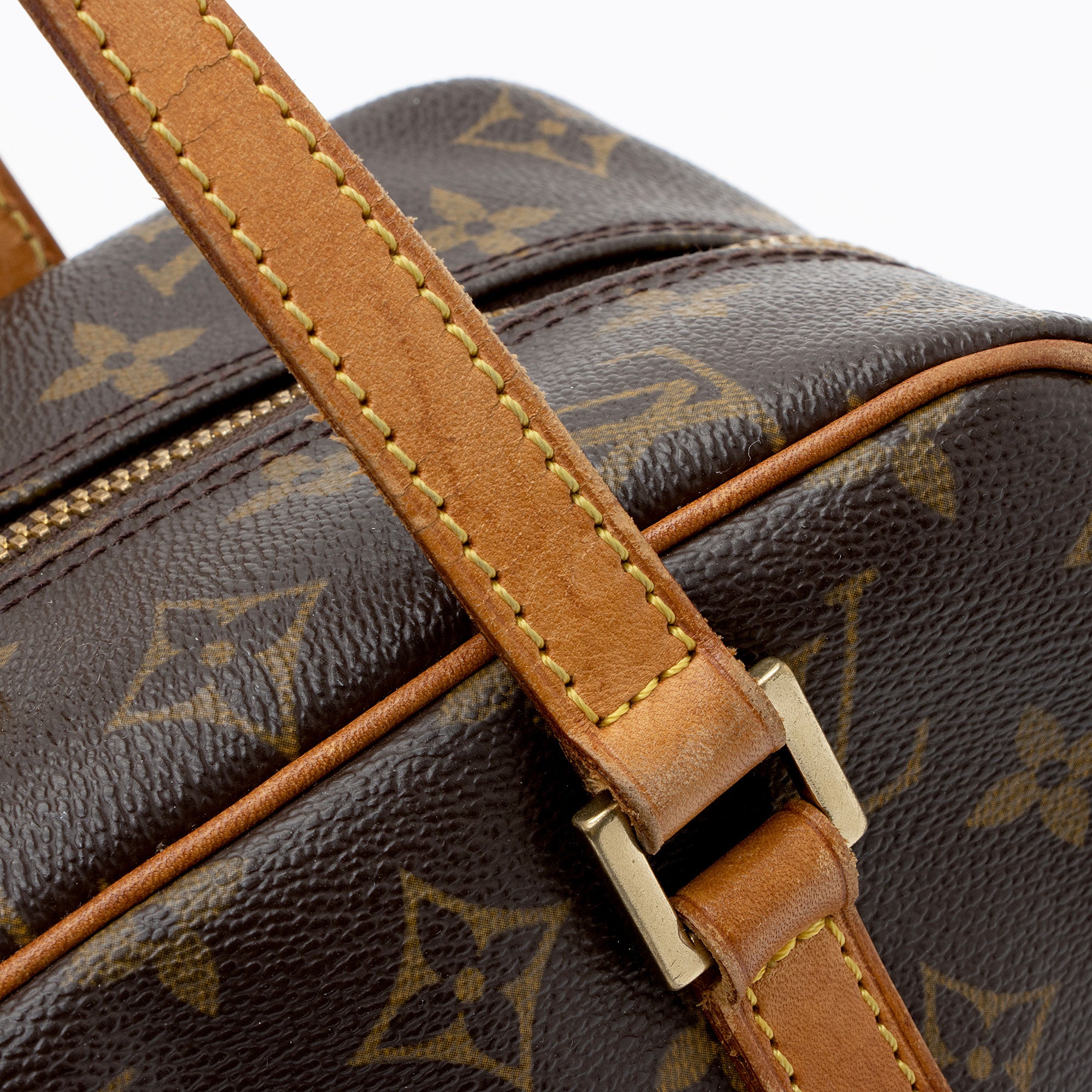 Louis Vuitton Vintage Monogram Canvas Cite MM Shoulder Bag (SHF-rVfRsp)