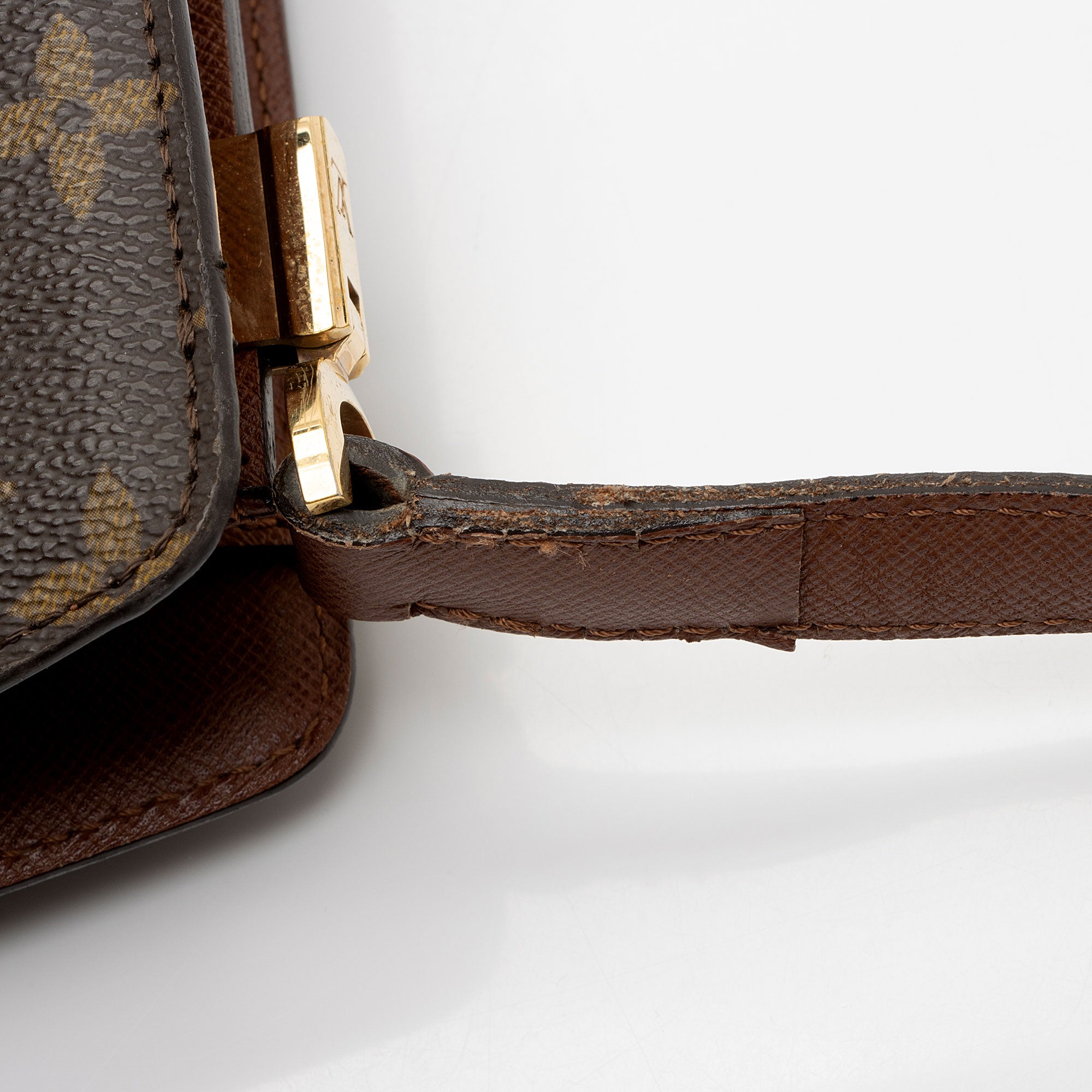 Louis Vuitton Vintage Monogram Canvas Courcelles Shoulder Bag (SHF-I2MY1k)