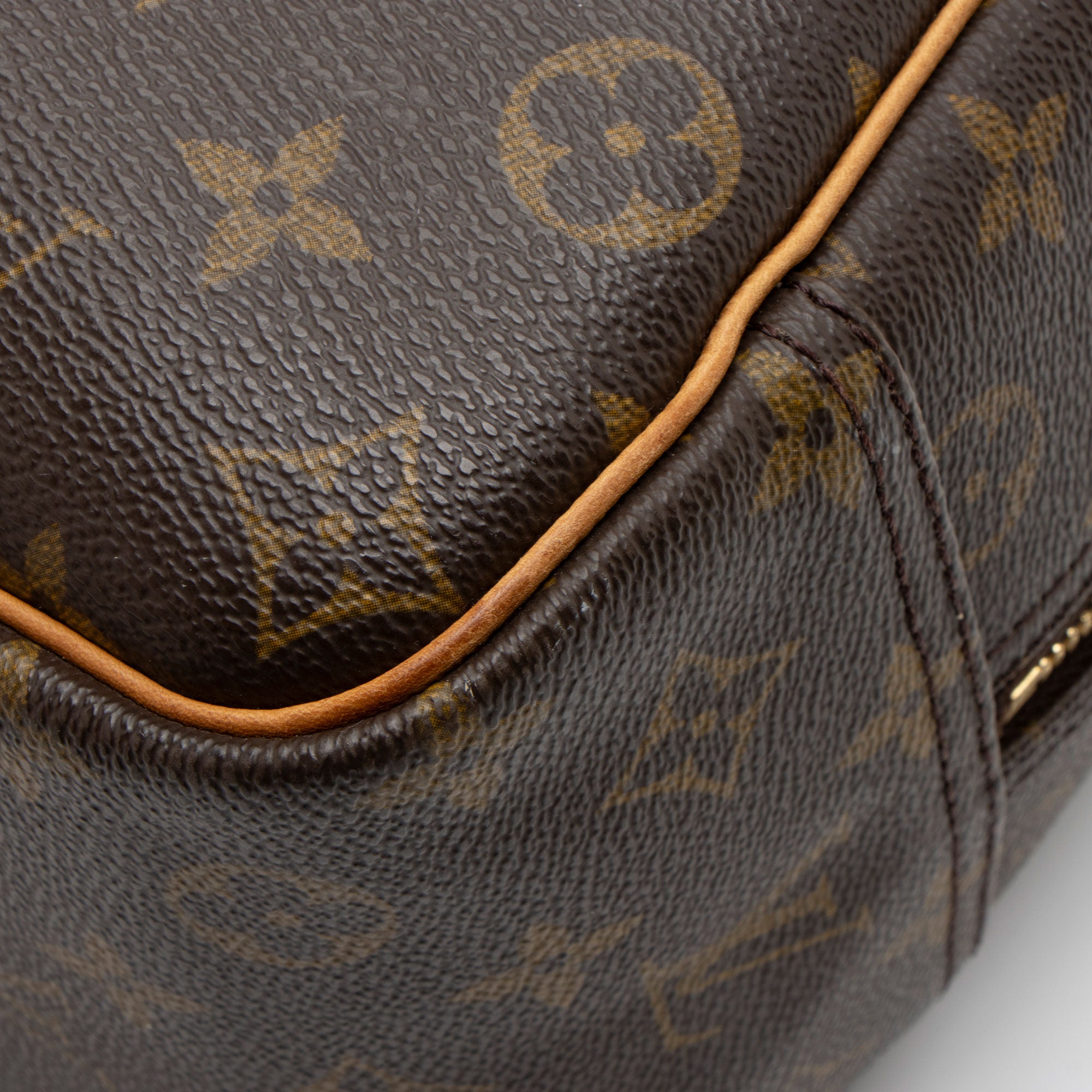 Louis Vuitton Vintage Monogram Canvas Deauville Satchel (SHF-YMAtwb)