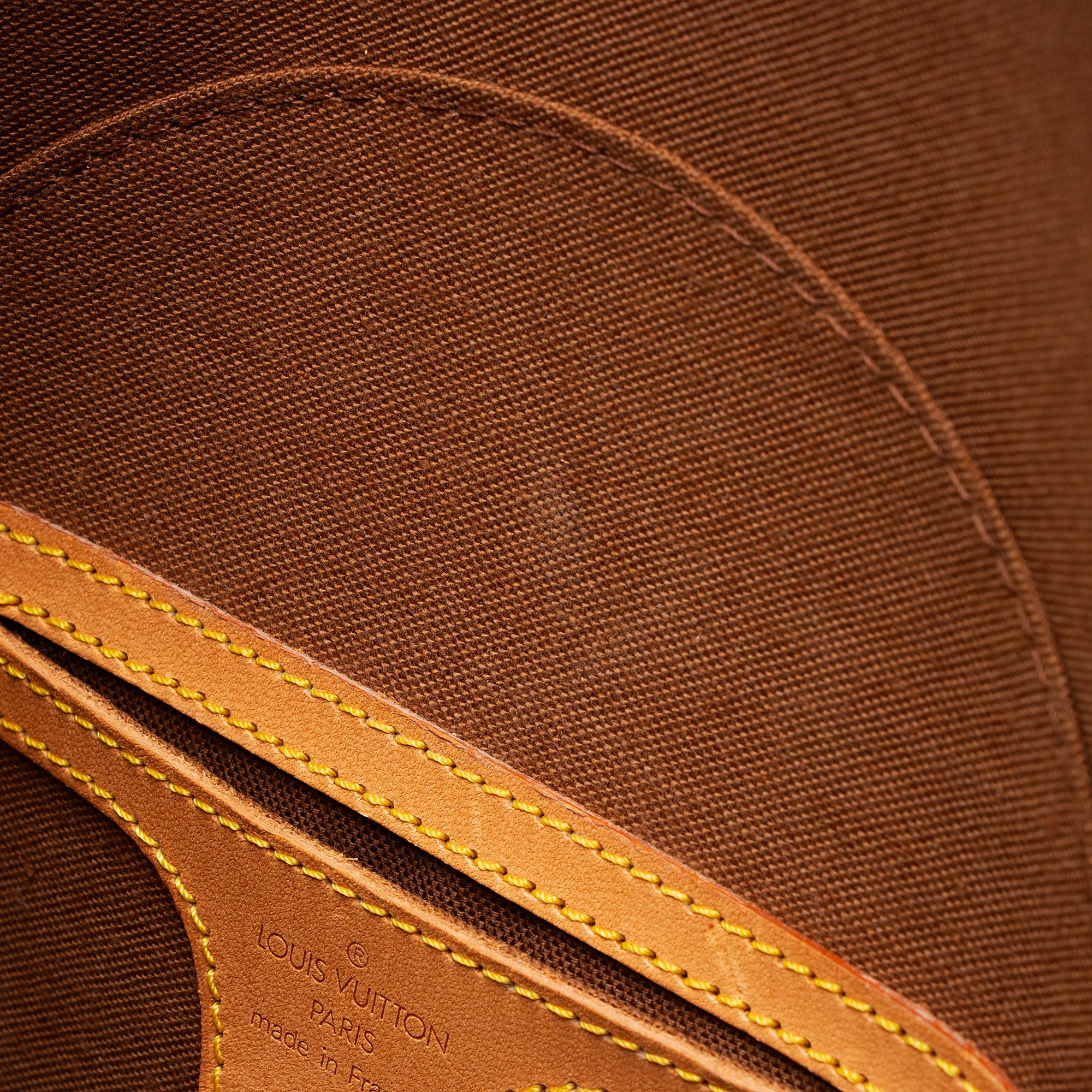 Louis Vuitton Vintage Monogram Canvas Ellipse MM Satchel (SHF-HHfKvA)