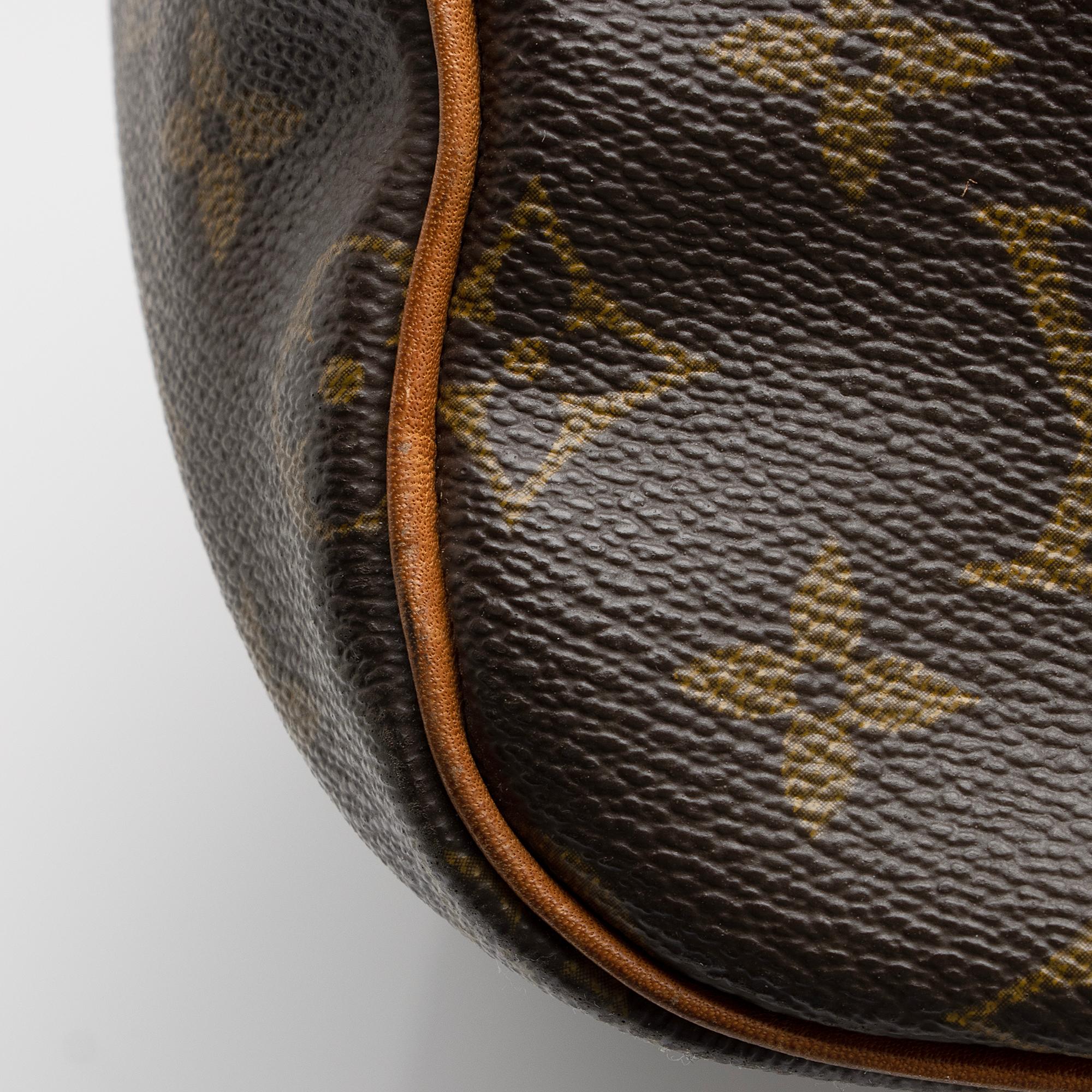 Louis Vuitton Vintage Monogram Canvas Keepall 55 Duffle Bag (SHF-7T21wA)