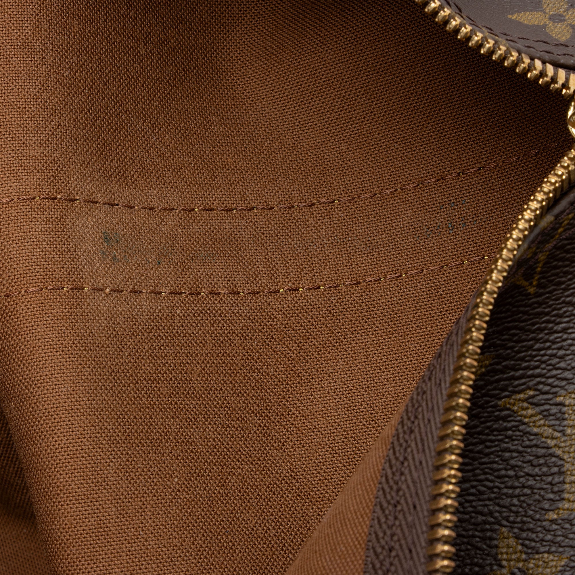 Louis Vuitton Vintage Monogram Canvas Keepall Bandouliere 55 Duffle Bag (SHF-KRqlod)
