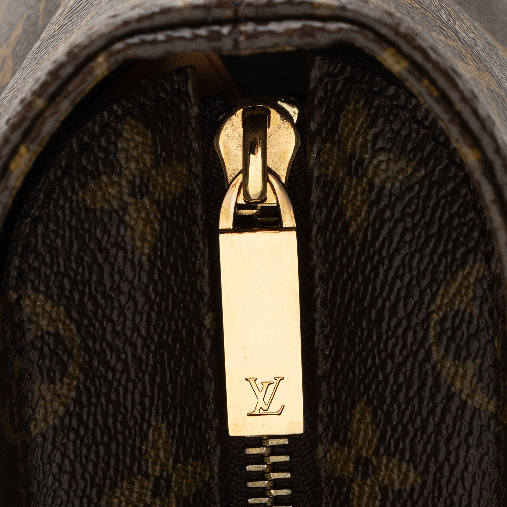 Louis Vuitton Vintage Monogram Canvas Luco Tote (SHF-ZG0894)