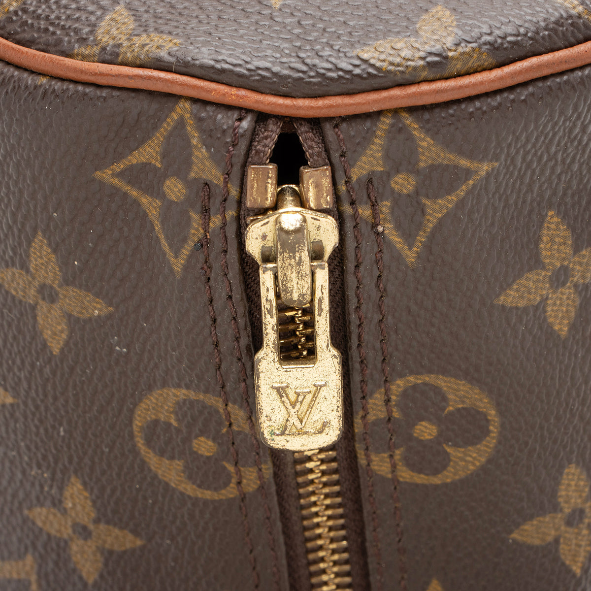 Louis Vuitton Vintage Monogram Canvas Papillon 26 Satchel