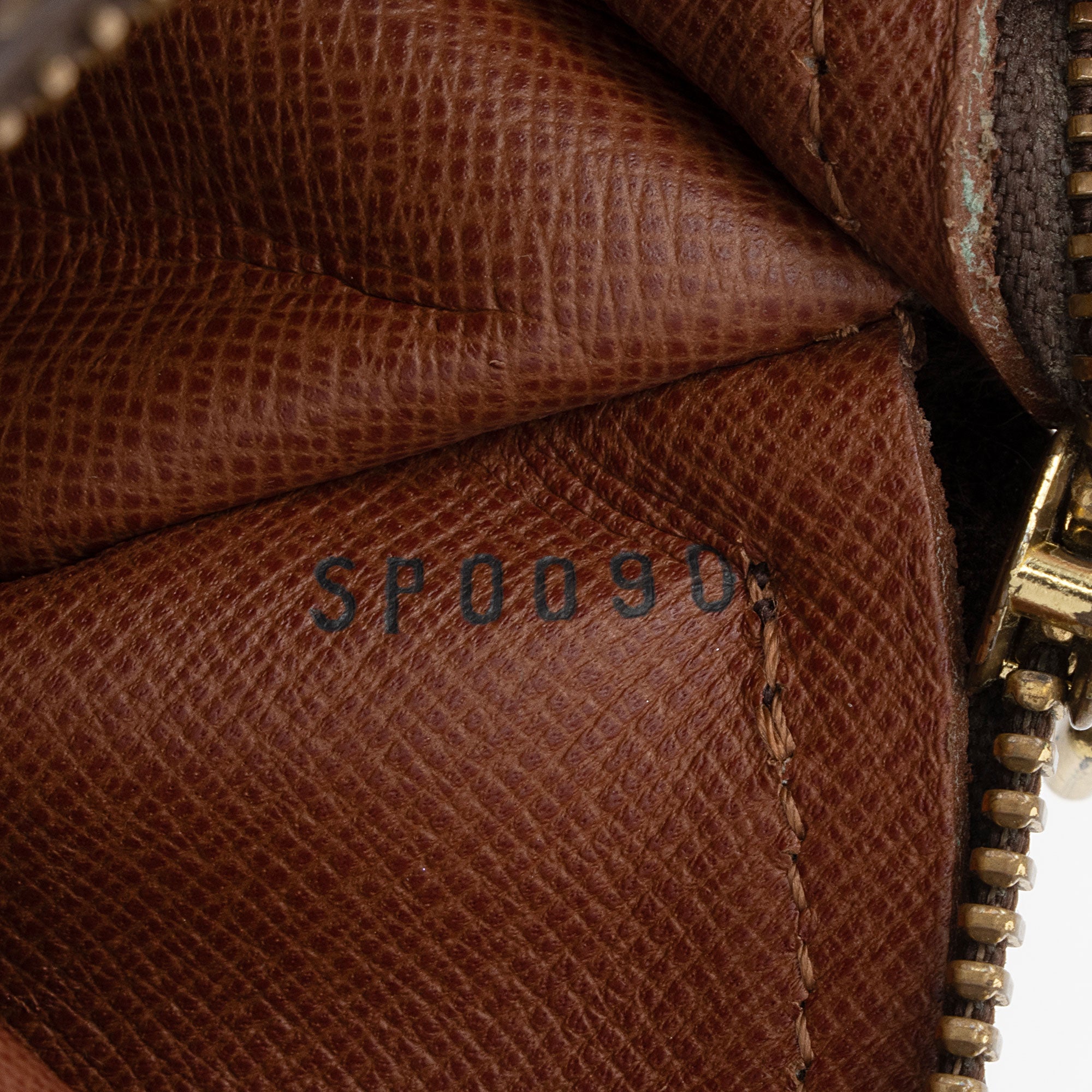Louis Vuitton Vintage Monogram Canvas Papillon 30 Satchel (SHF-r40l7P)