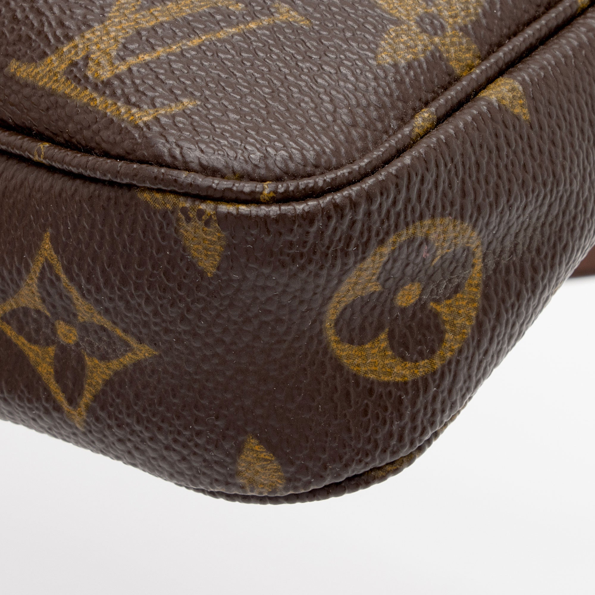 Louis Vuitton Vintage Monogram Canvas Pochette Accessoires (SHF-qlTtgC)