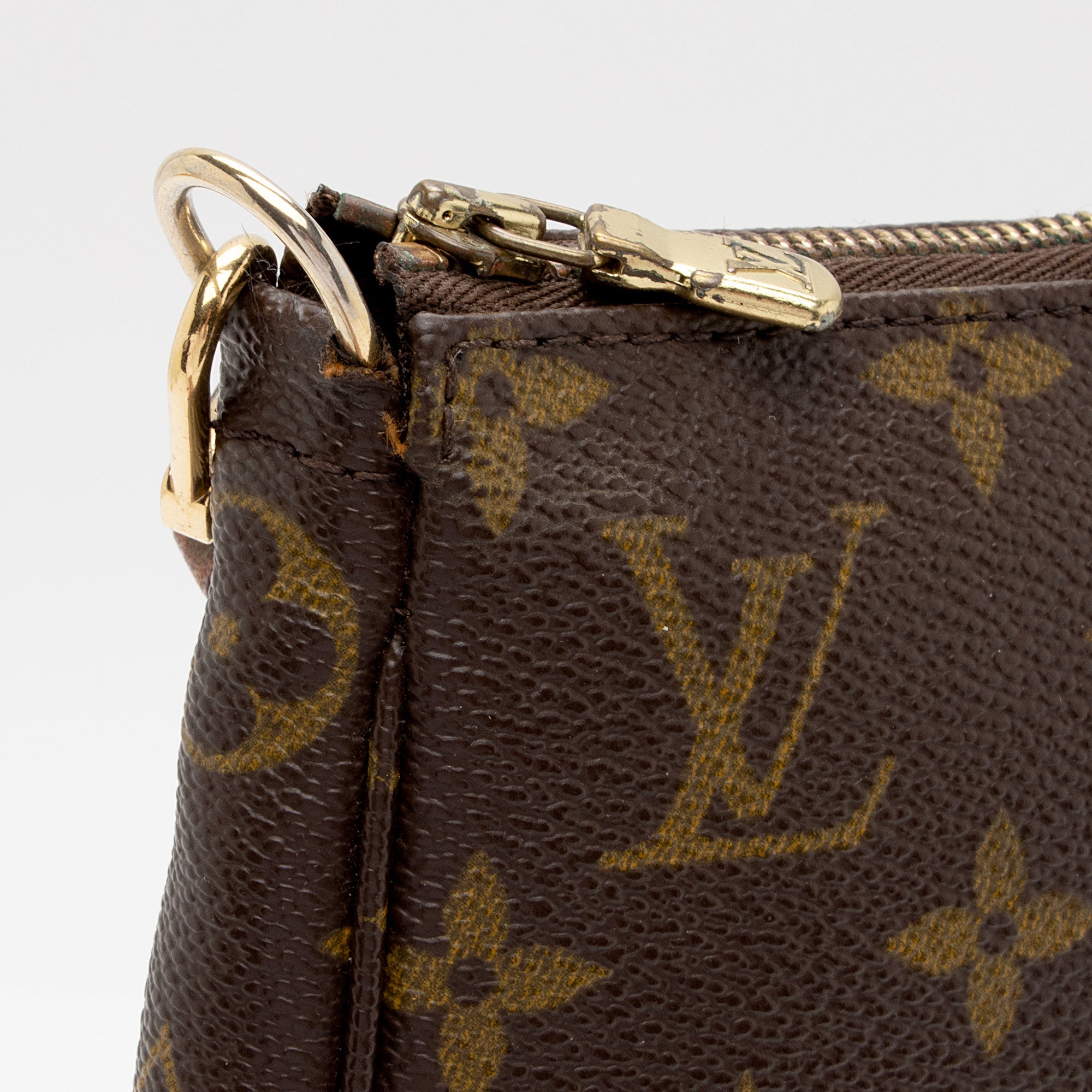 Louis Vuitton Vintage Monogram Canvas Pochette Accessoires (SHF-qlTtgC)