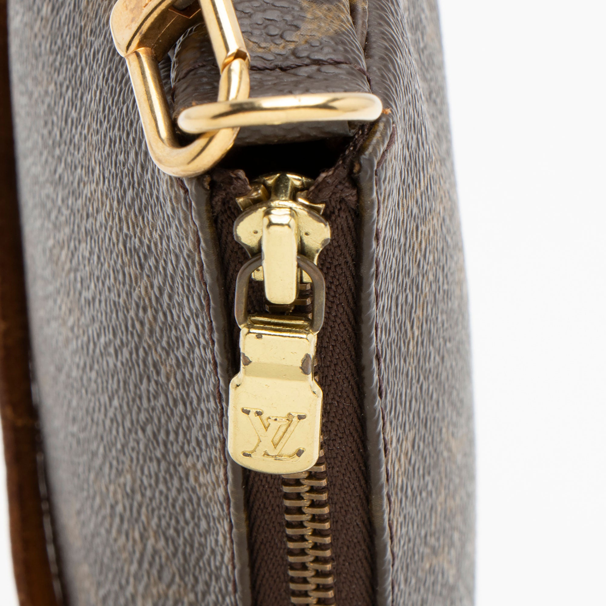 Louis Vuitton Vintage Monogram Canvas Pochette Accessoires (SHF-Ff1QSQ)